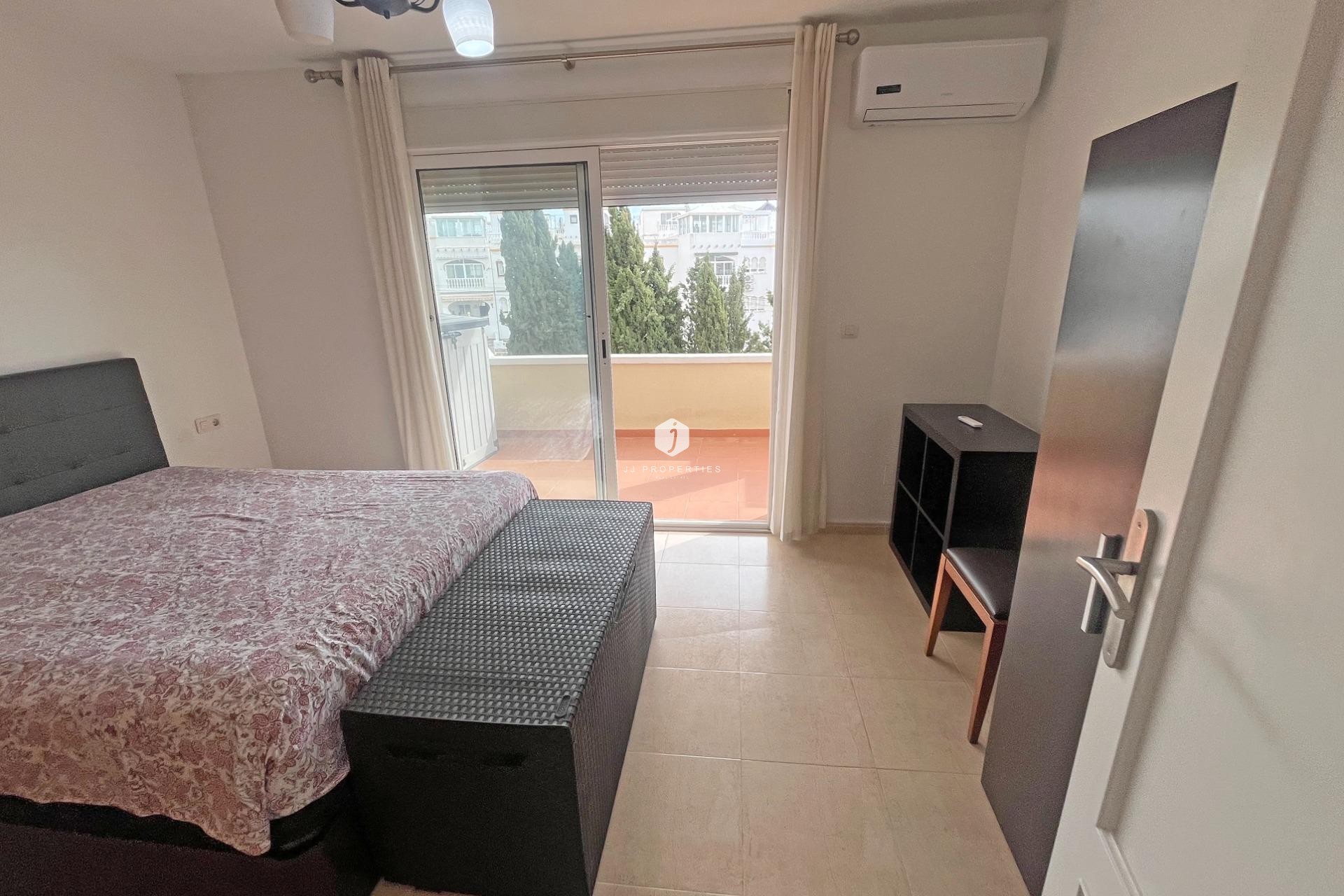 Resale - Duplex -
San Miguel de Salinas - Las Filipinas