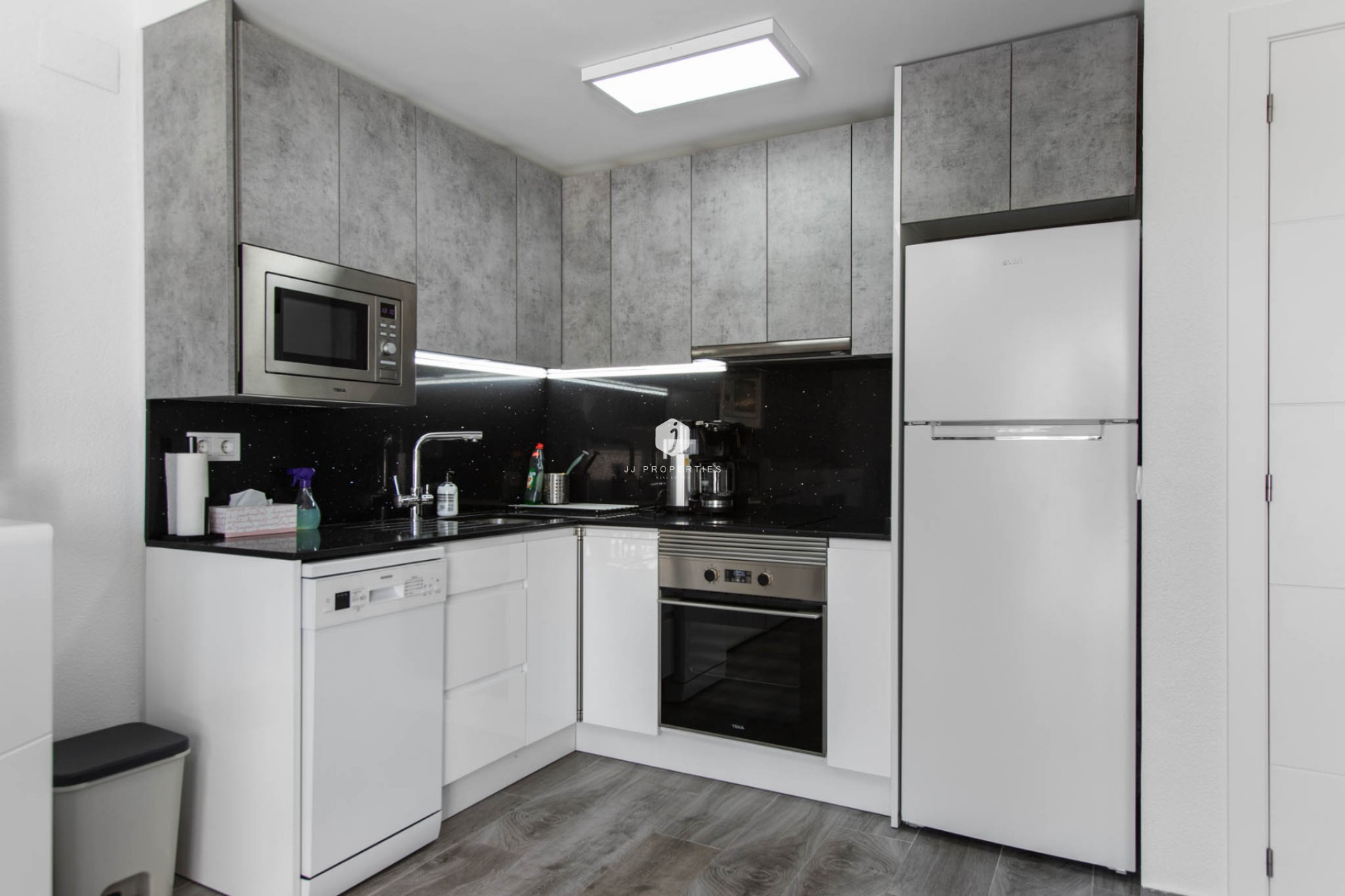 Resale - Duplex -
Torrevieja - Costa Blanca