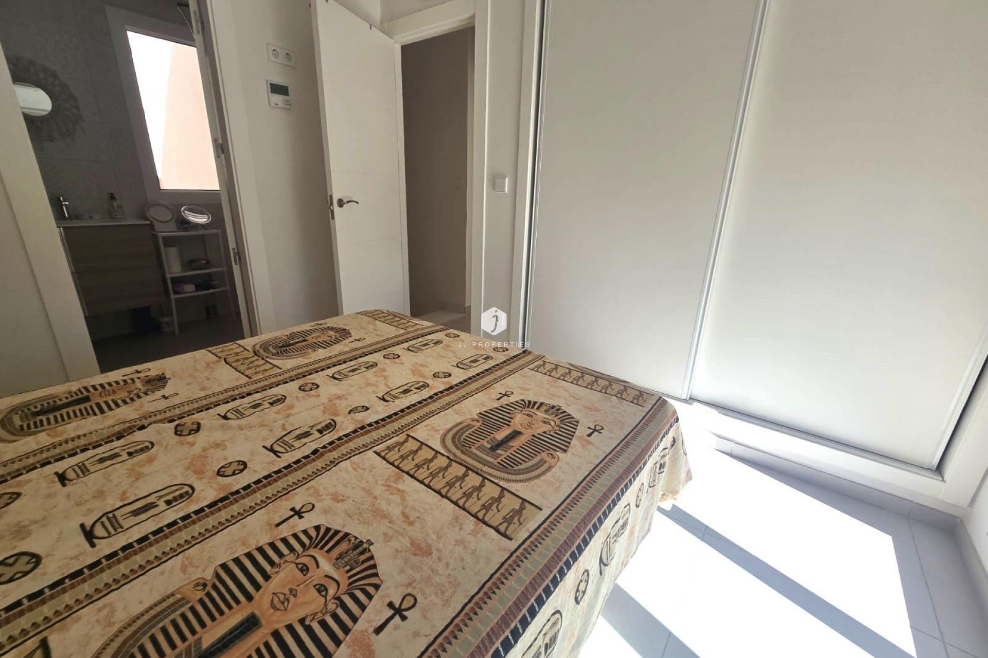 Resale - Duplex -
Torrevieja - Sector 25