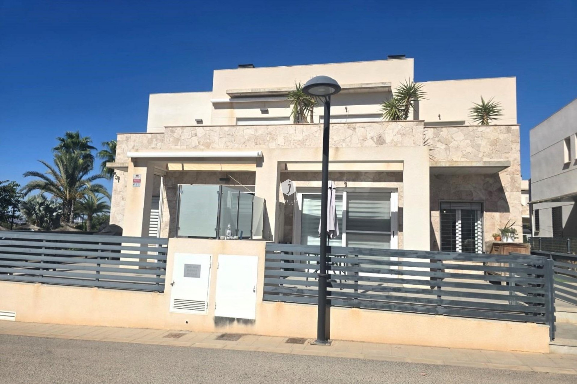 Resale - Duplex -
Torrevieja - Sector 25