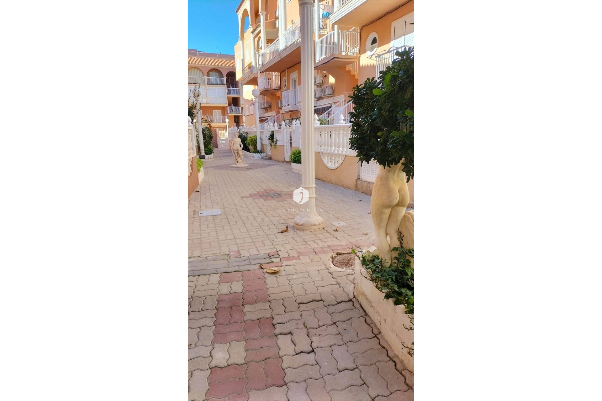 Resale - Penthouse -
Torrevieja - La Mata Pueblo