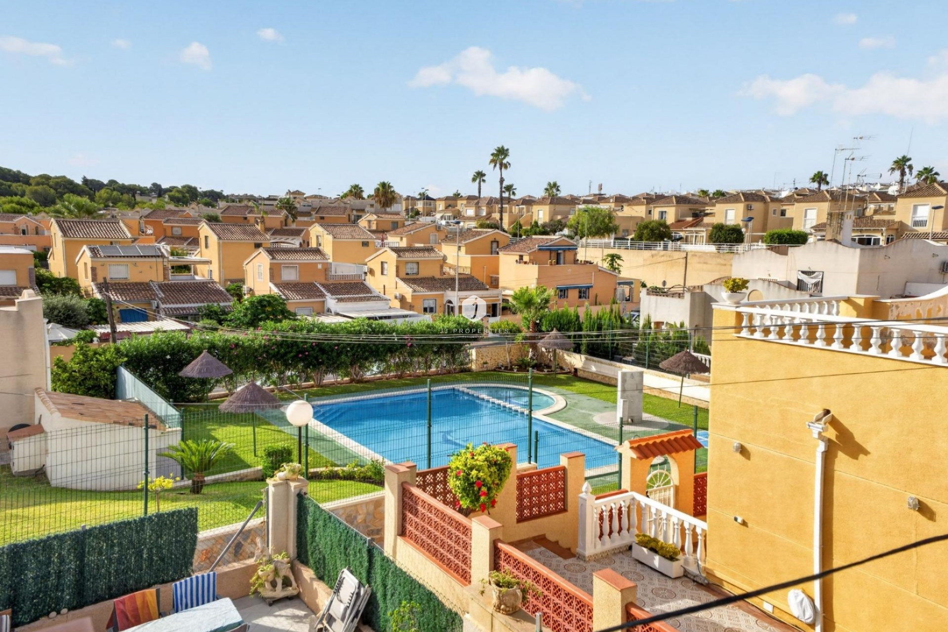 Resale - Townhouse -
Torrevieja - Lago jardin