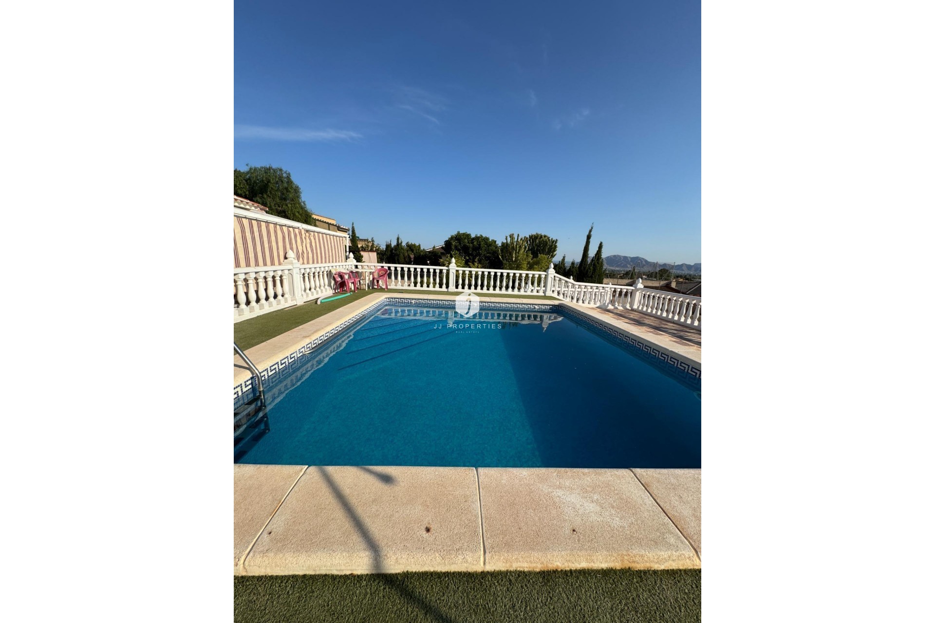 Resale - Villa -
Albatera - Partida Lomas