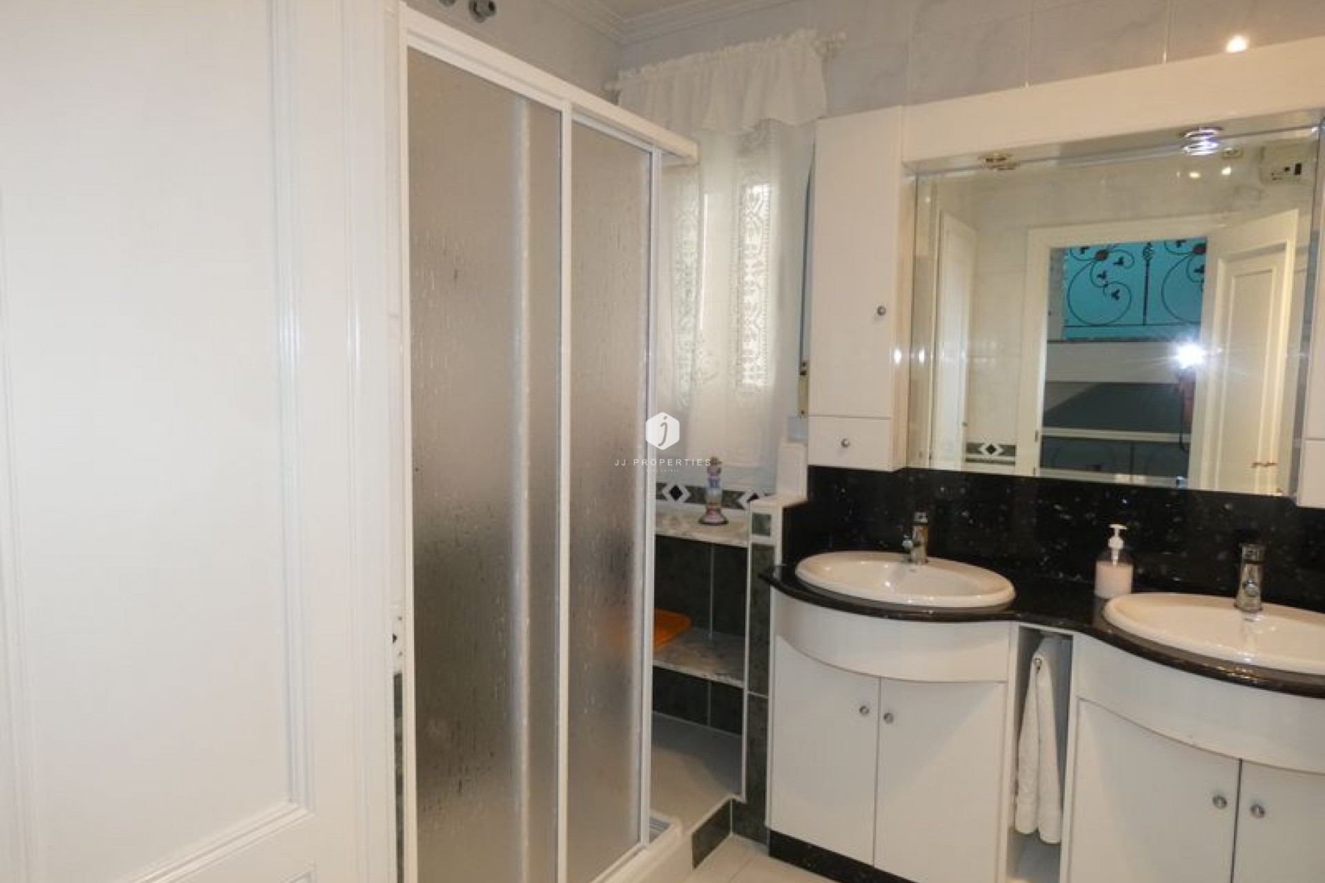 Resale - Villa -
Almoradí - Inland