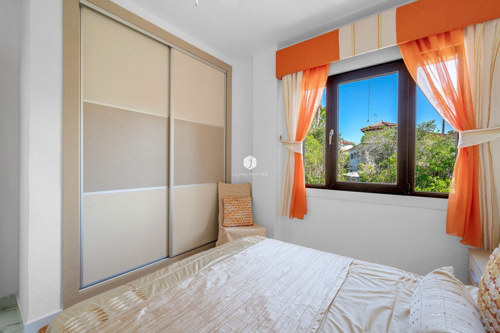 Resale - Villa -
Almoradí - Inland