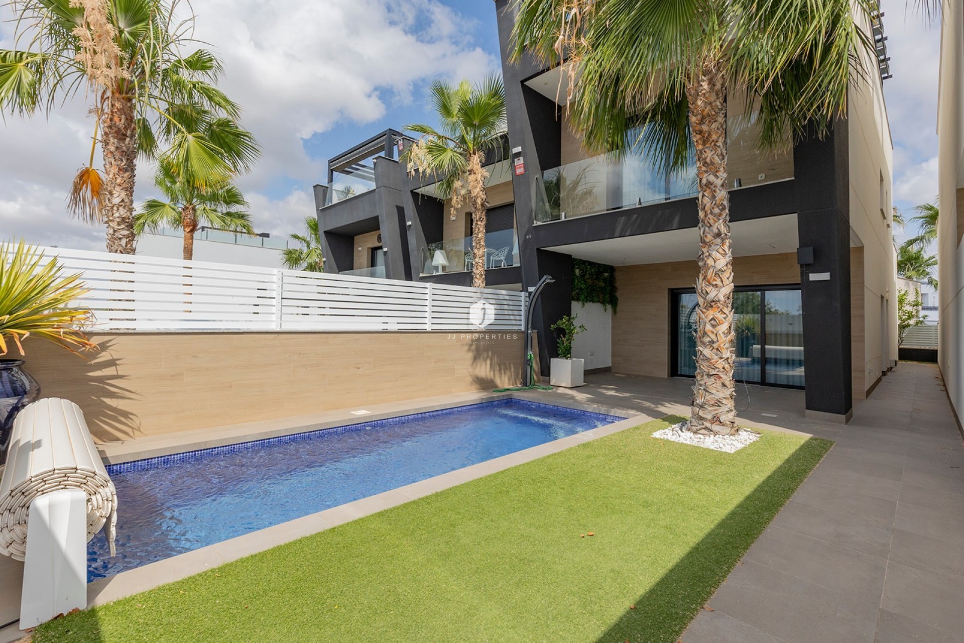 Resale - Villa -
Benijofar - Costa Blanca