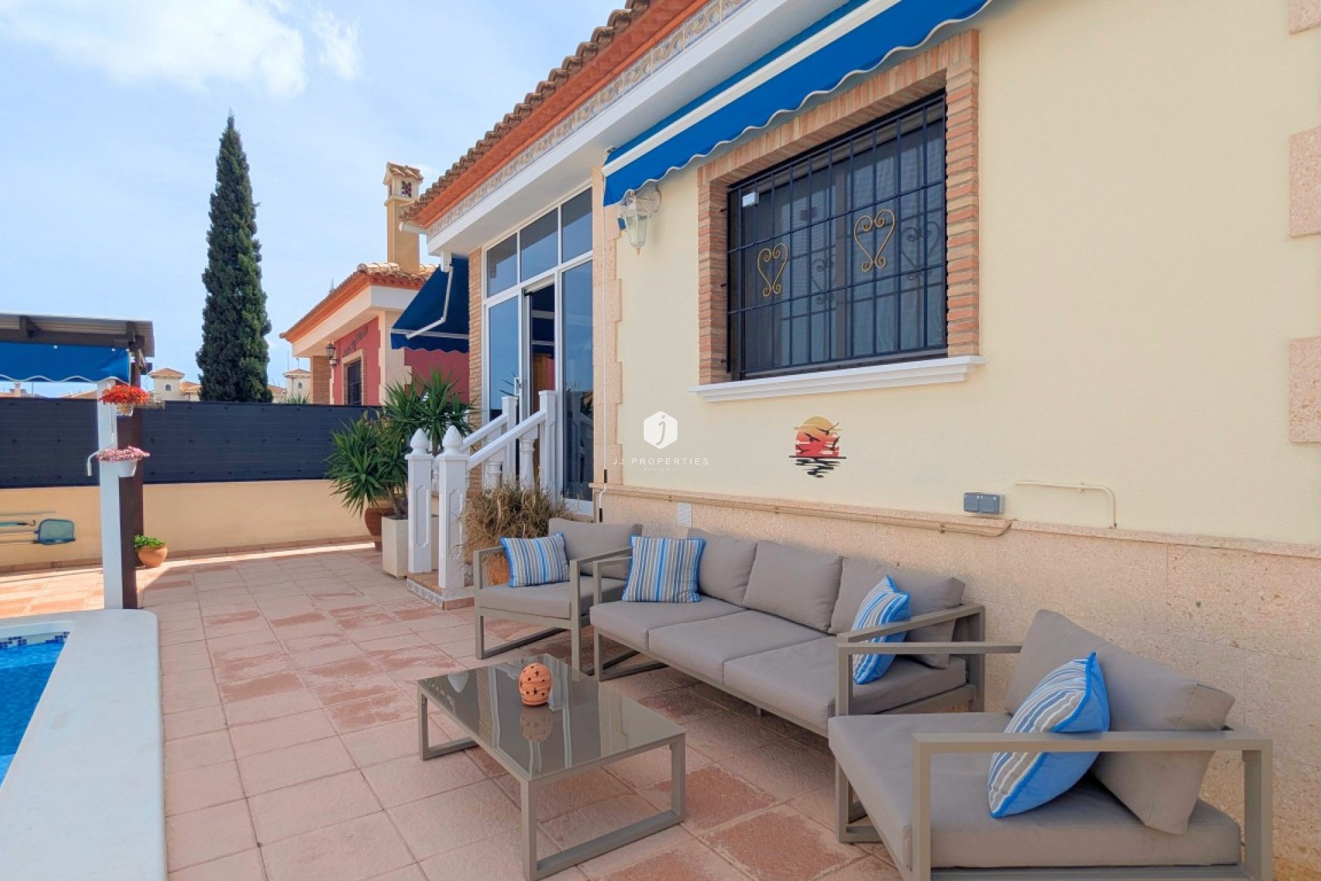Resale - Villa -
Bigastro - Inland