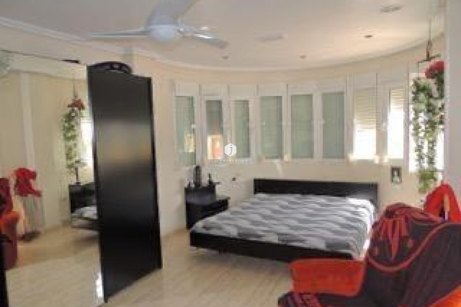 Resale - Villa -
Catral