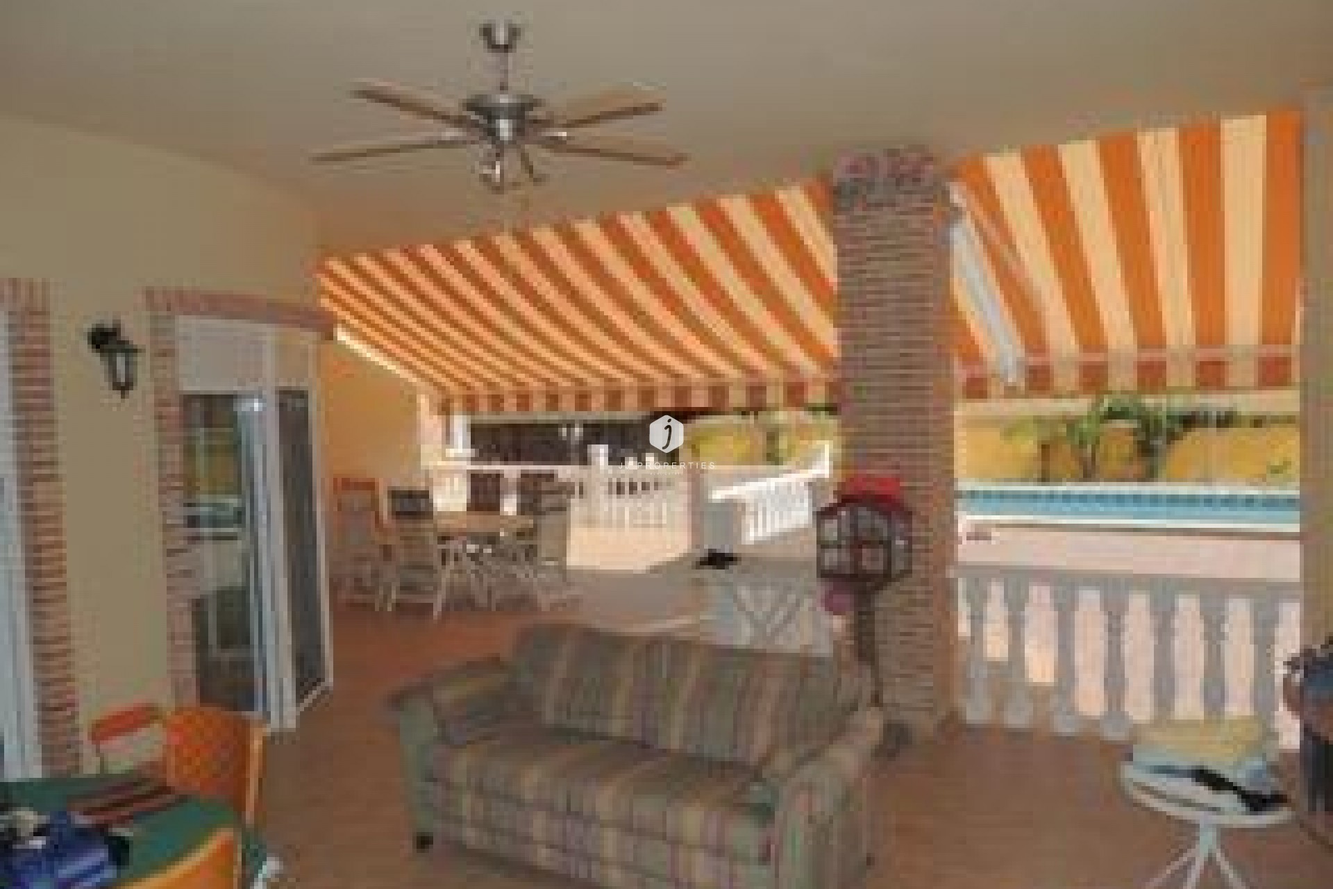 Resale - Villa -
Catral