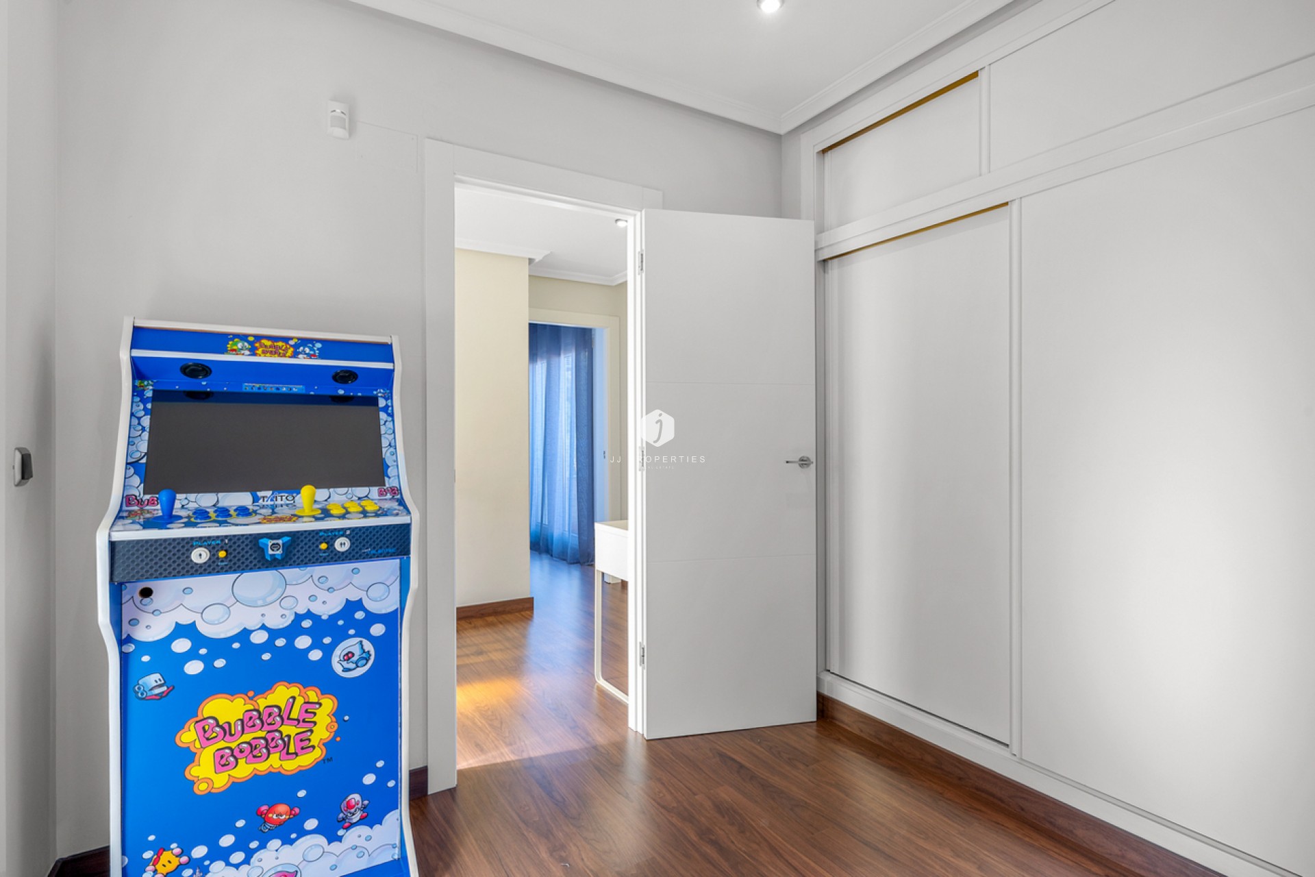 Resale - Villa -
Ciudad De Las Comunicaciones - Costa Blanca