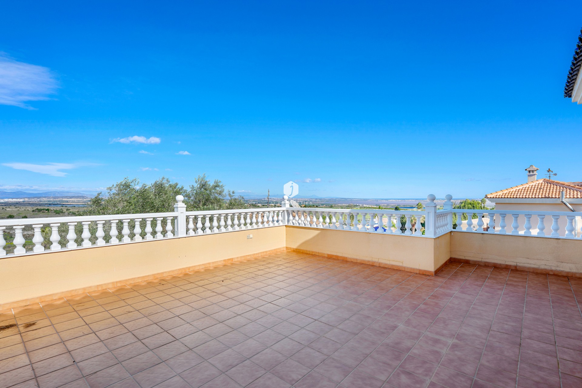 Resale - Villa -
Ciudad De Las Comunicaciones - Costa Blanca
