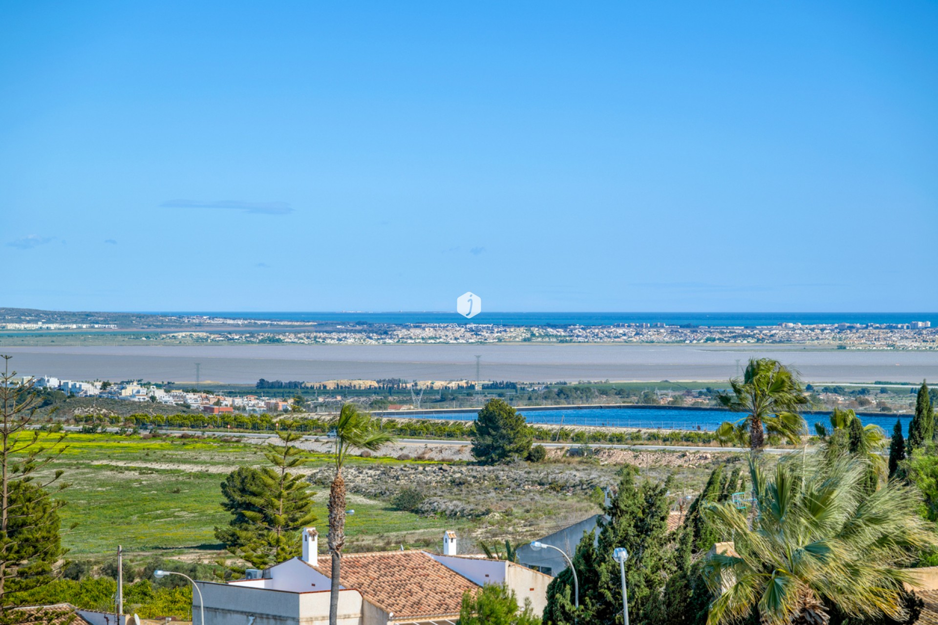 Resale - Villa -
Ciudad De Las Comunicaciones - Costa Blanca