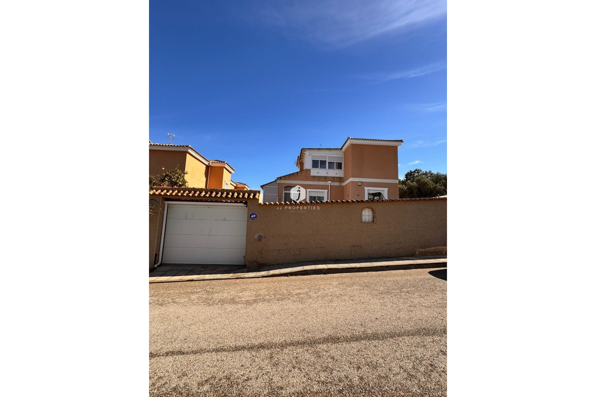 Resale - Villa -
Cox