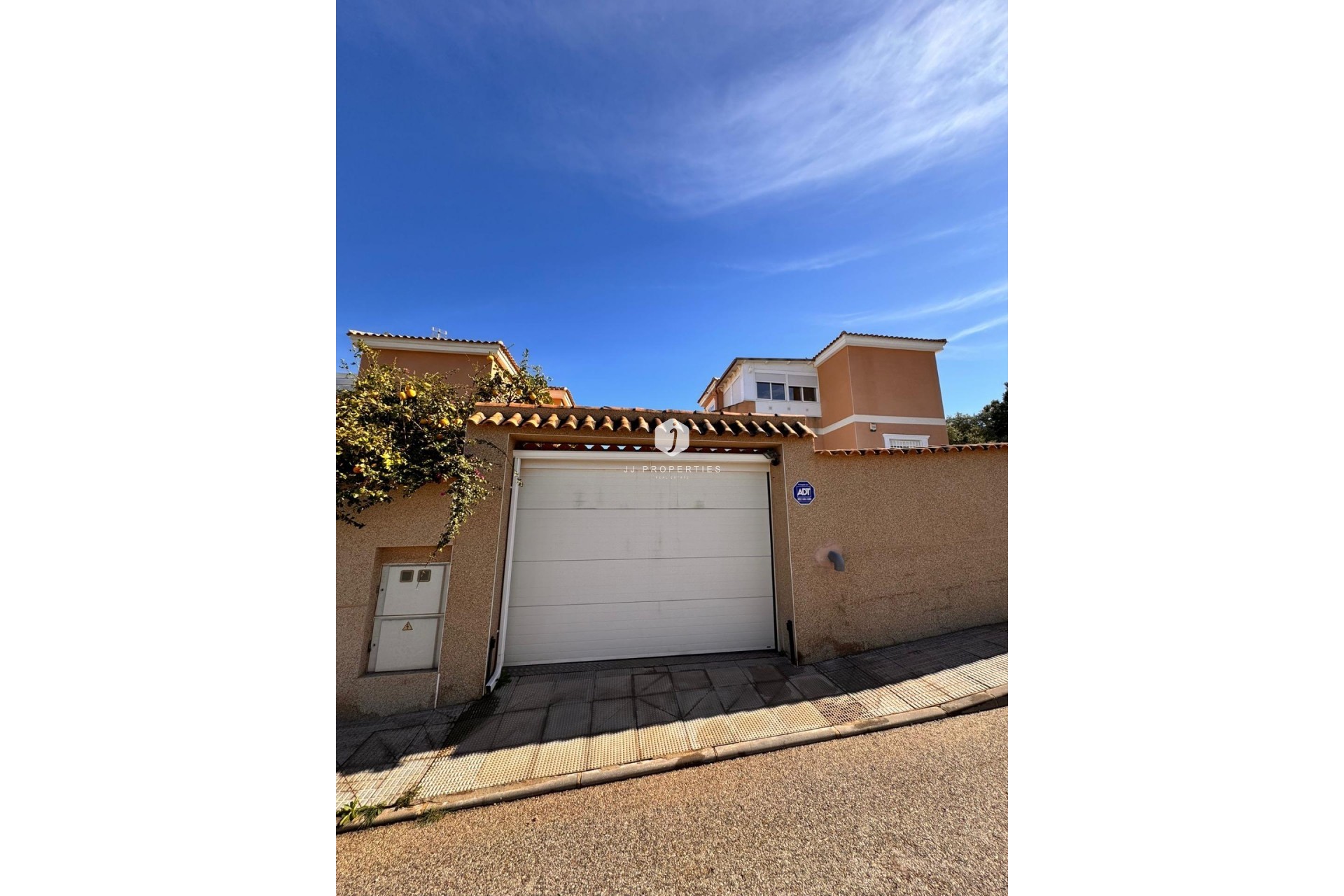 Resale - Villa -
Cox