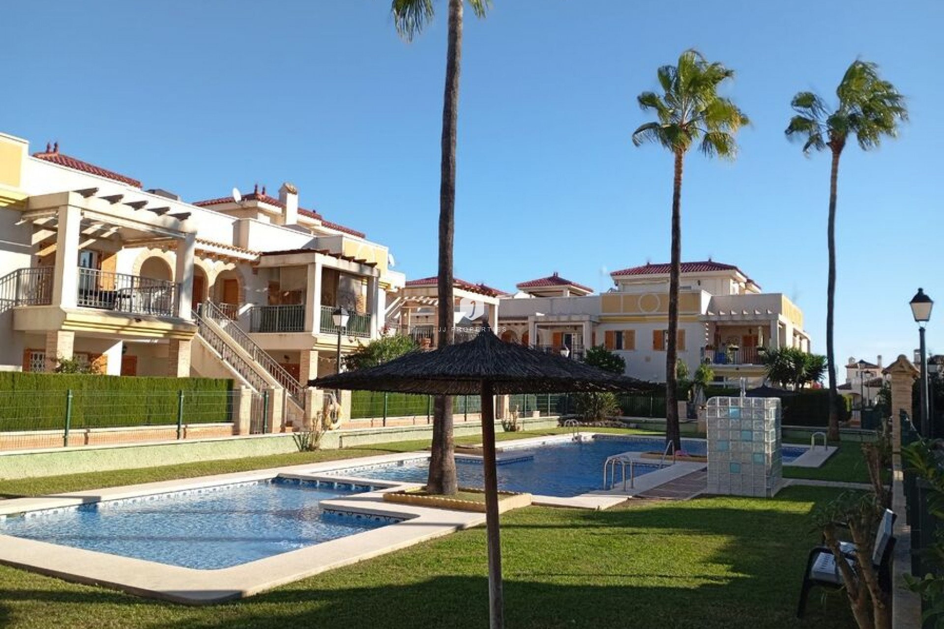 Resale - Villa -
Daya Vieja - Costa Blanca