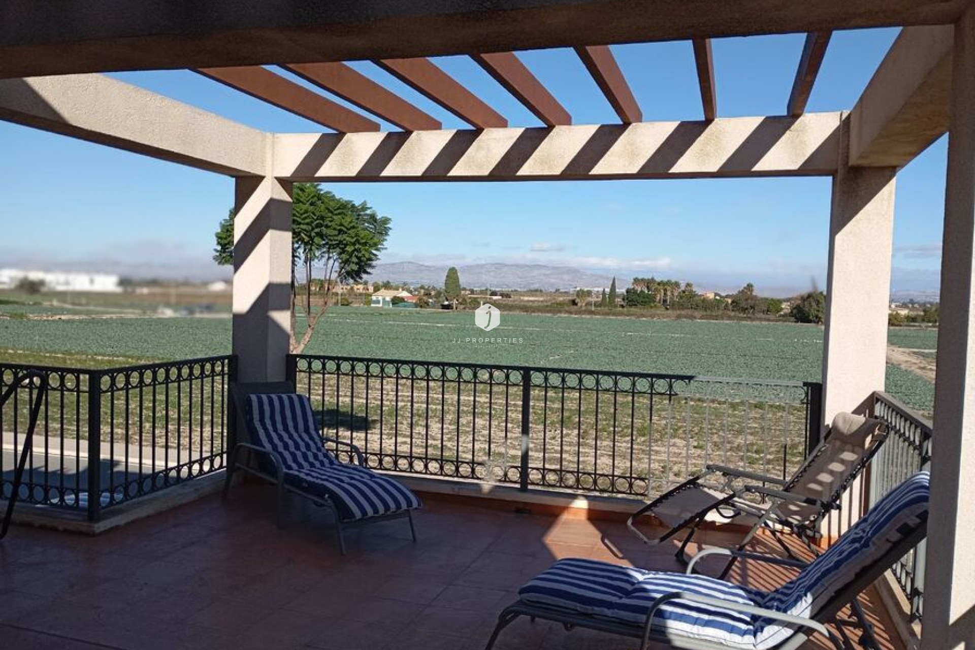 Resale - Villa -
Daya Vieja - Costa Blanca