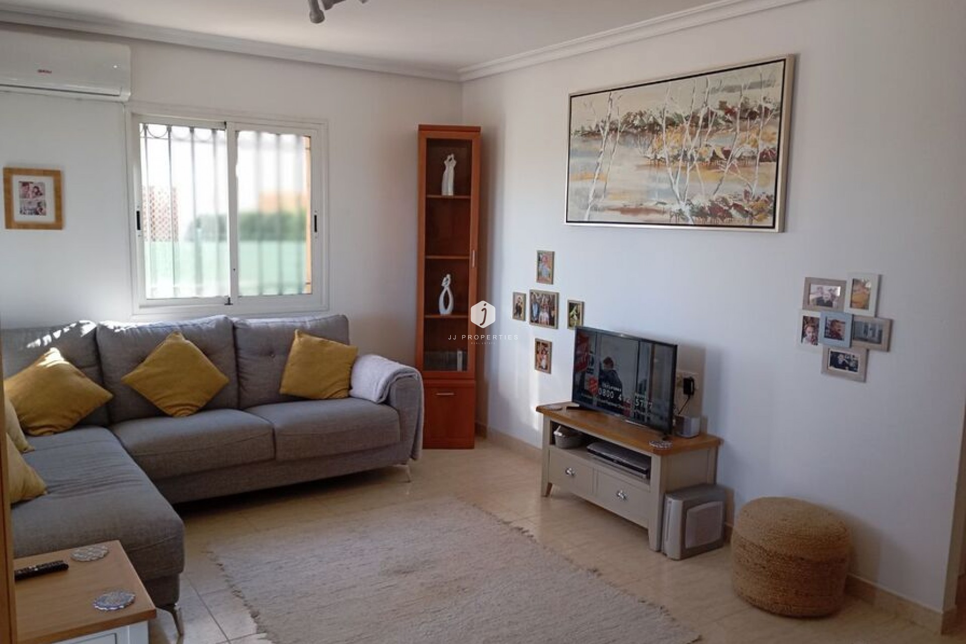 Resale - Villa -
Daya Vieja - Costa Blanca