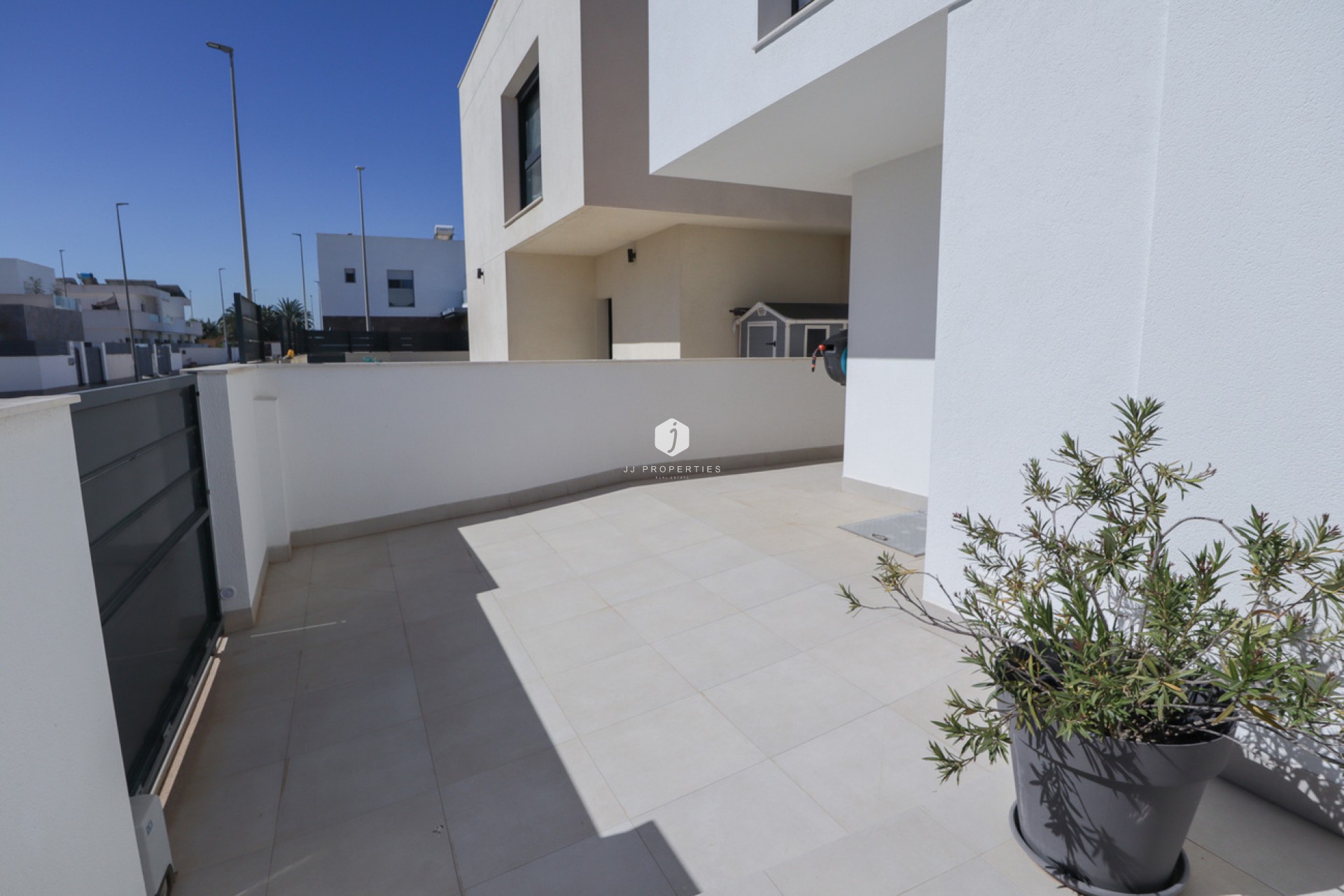 Resale - Villa -
Daya Vieja