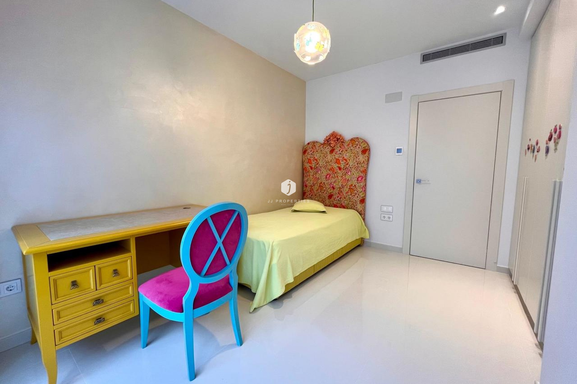 Resale - Villa -
Dehesa de Campoamor - Costa Blanca