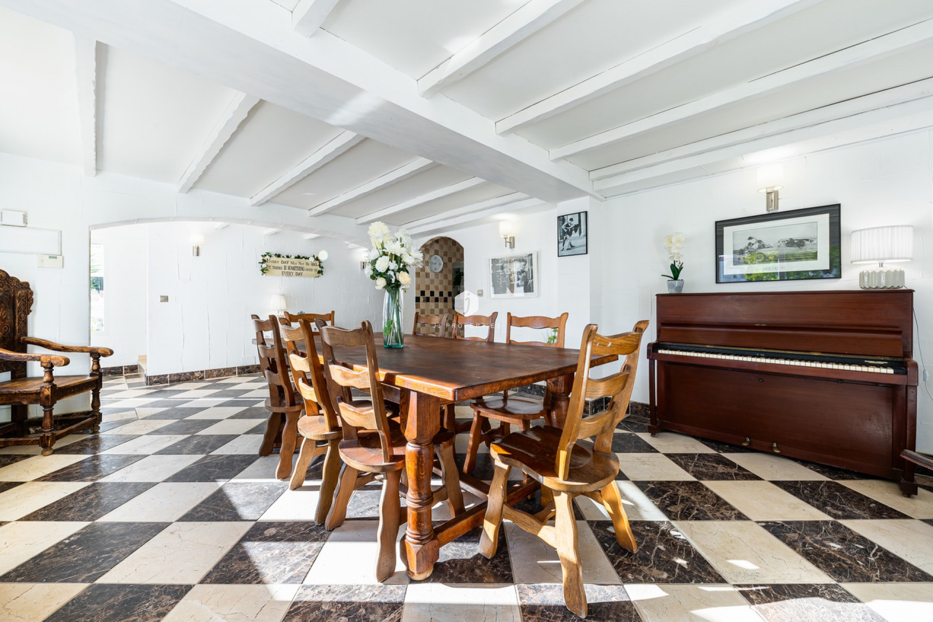 Resale - Villa -
Dehesa de Campoamor - Costa Blanca