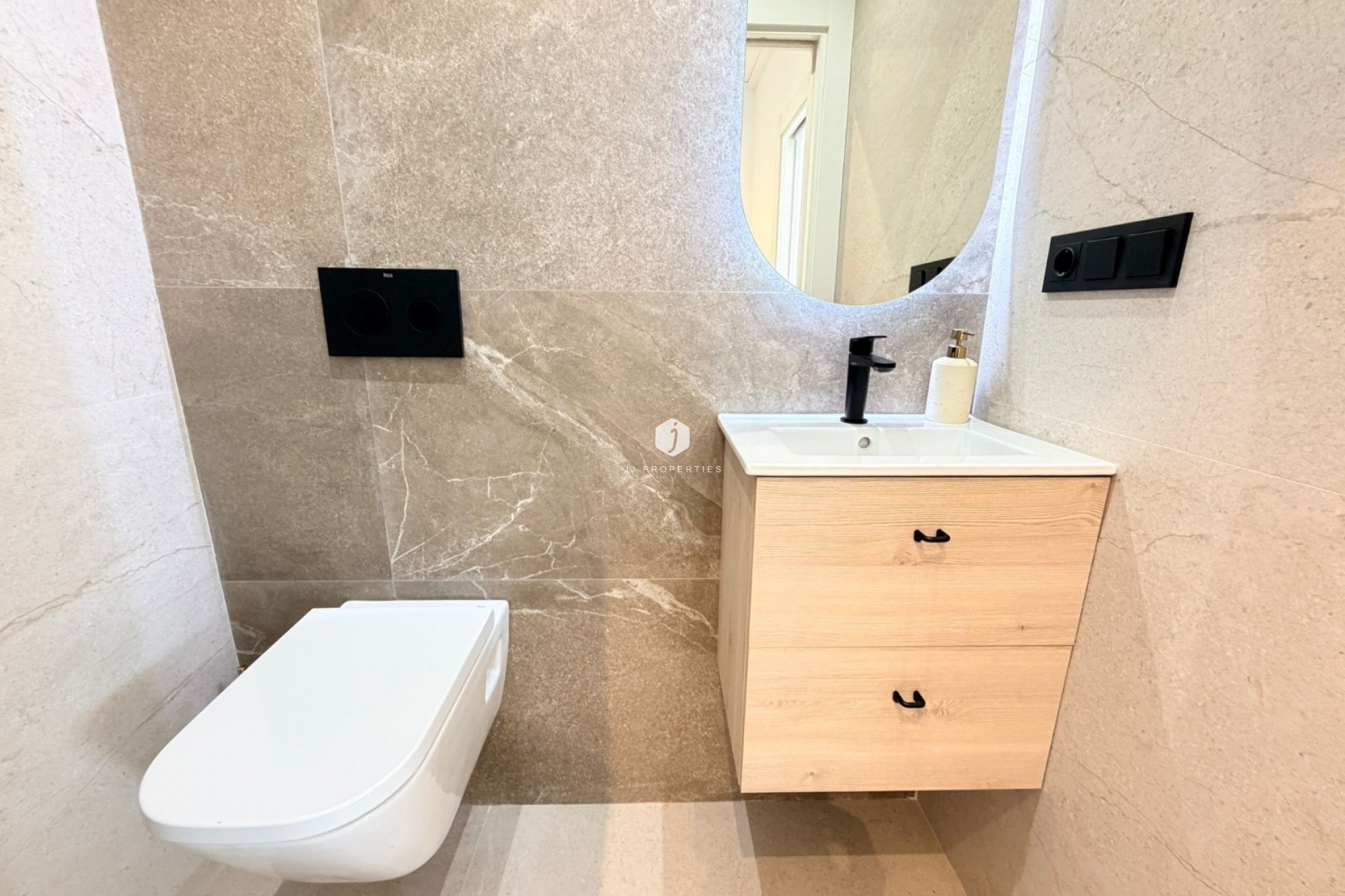 Resale - Villa -
Dolores - Costa Blanca