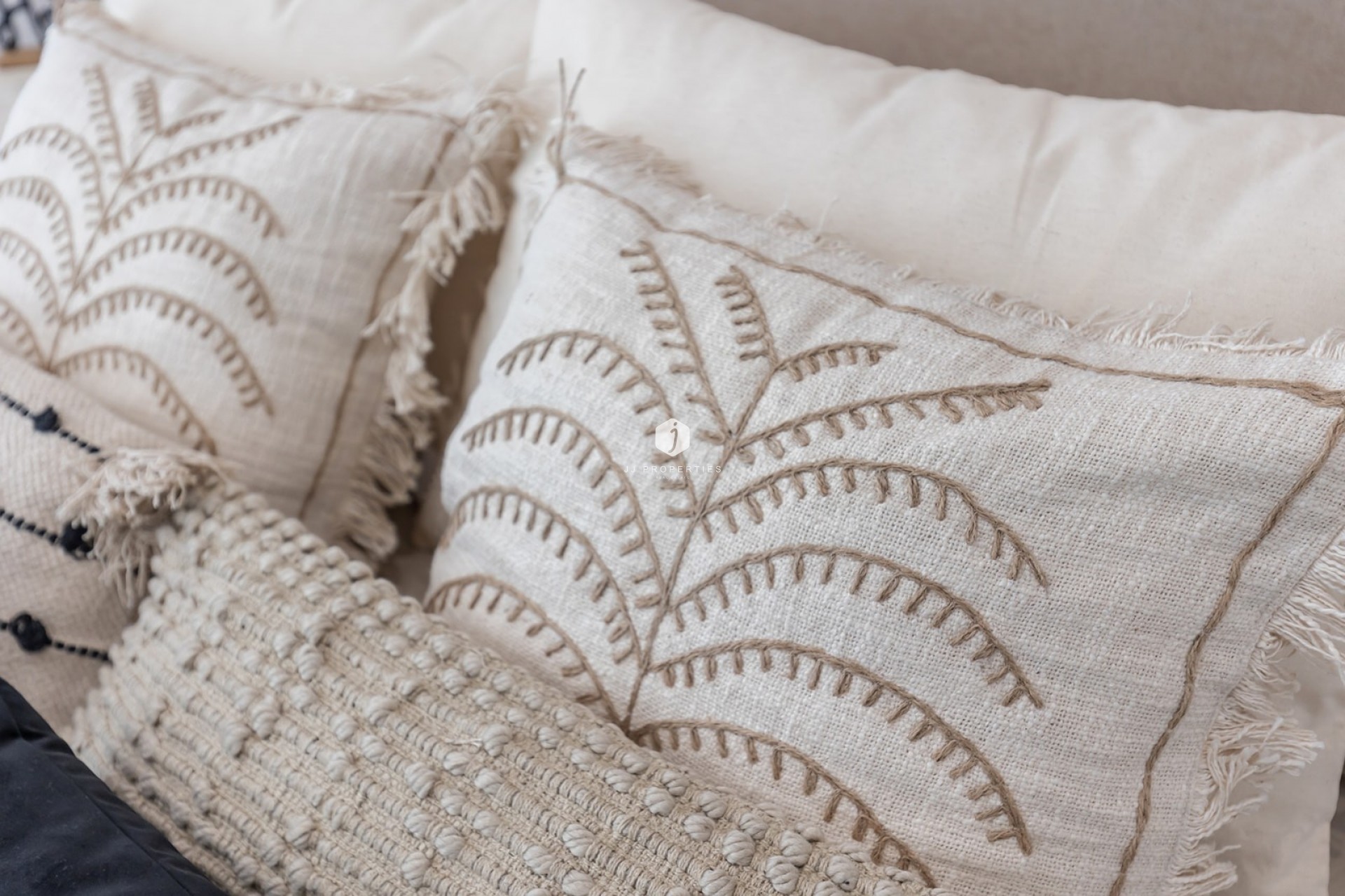 Resale - Villa -
El Chaparral - Inland