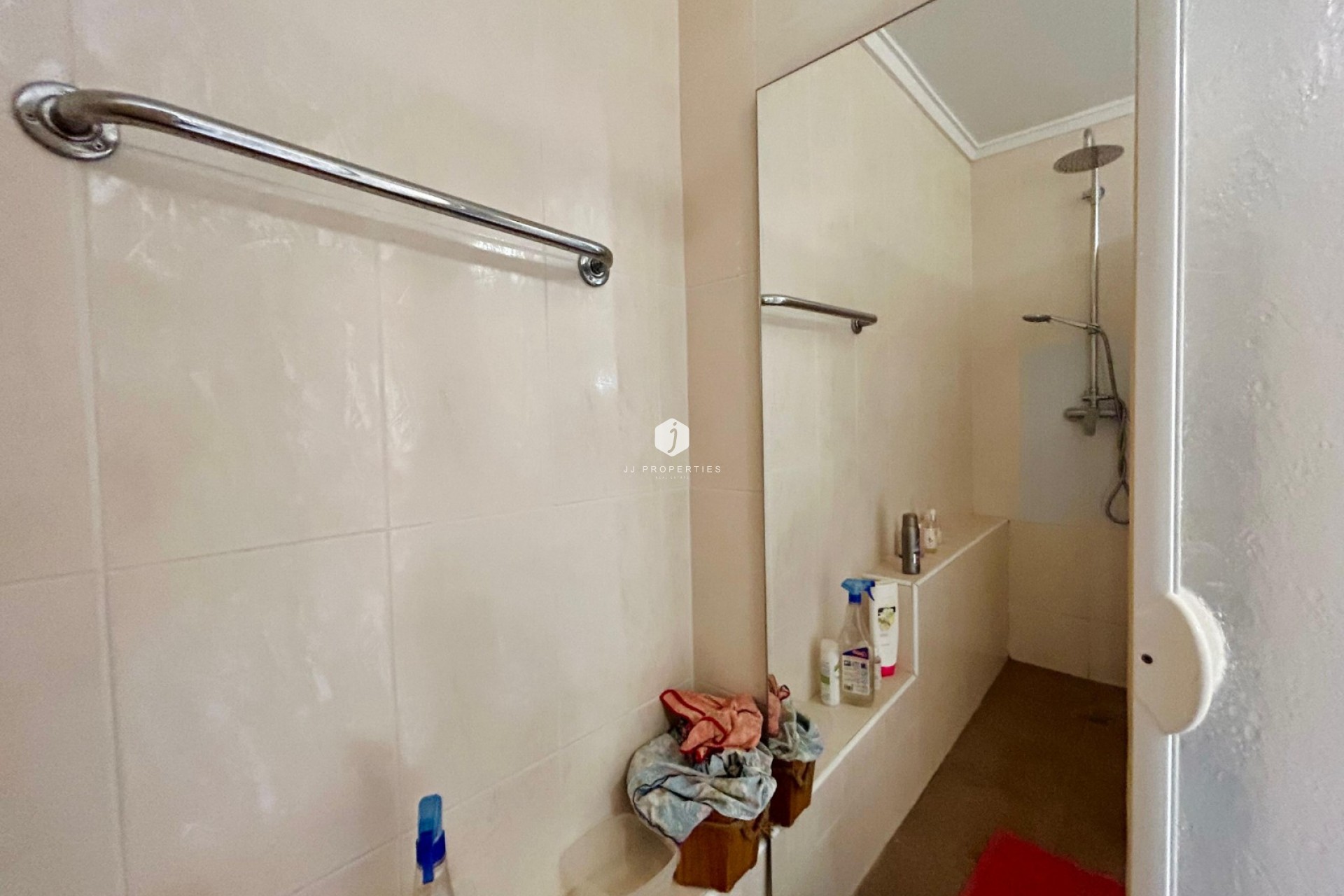 Resale - Villa -
El Chaparral - Inland