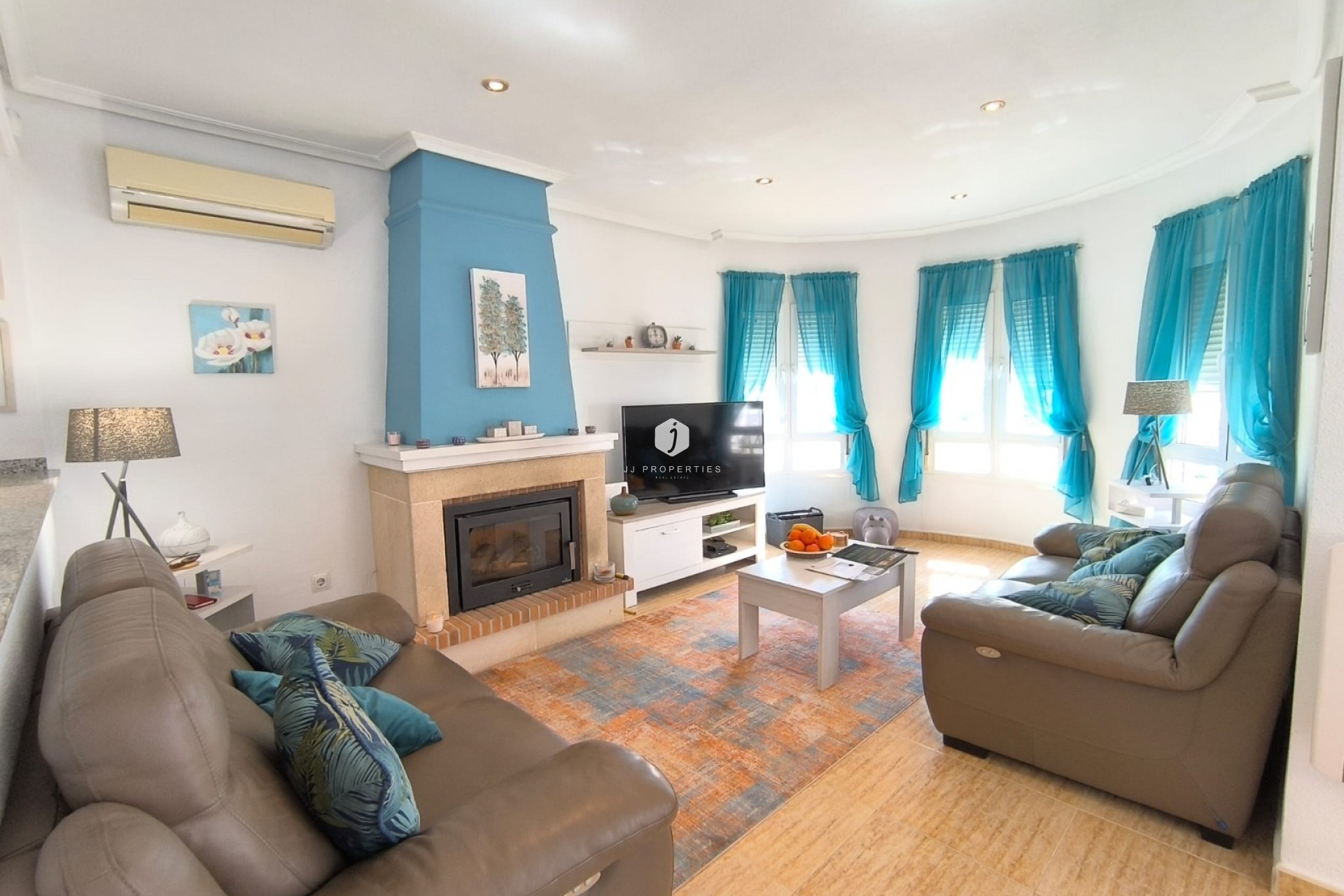 Resale - Villa -
El Raso - Costa Blanca