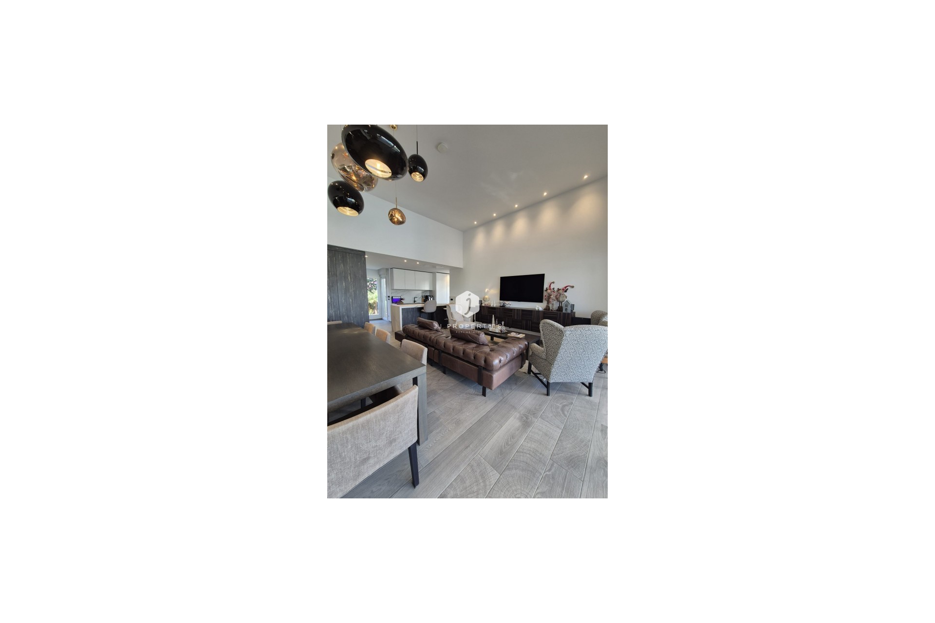 Resale - Villa -
La Finca Golf Resort - Inland