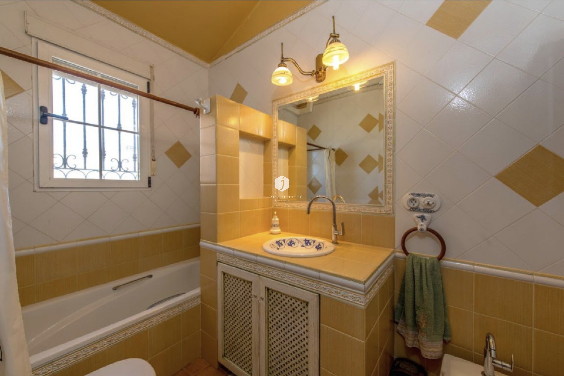 Resale - Villa -
La Mata - Costa Blanca