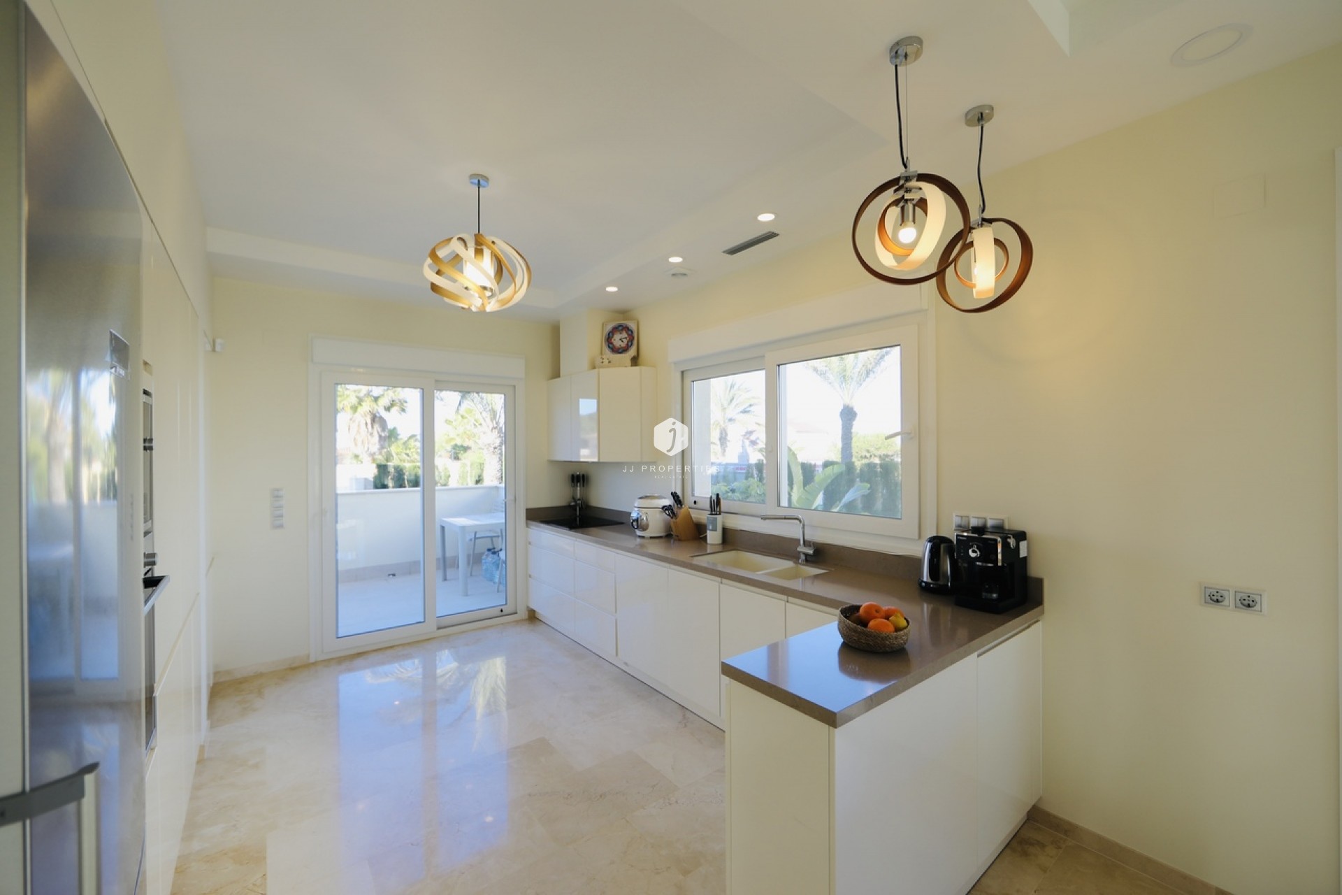 Resale - Villa -
La Zenia - Costa Blanca