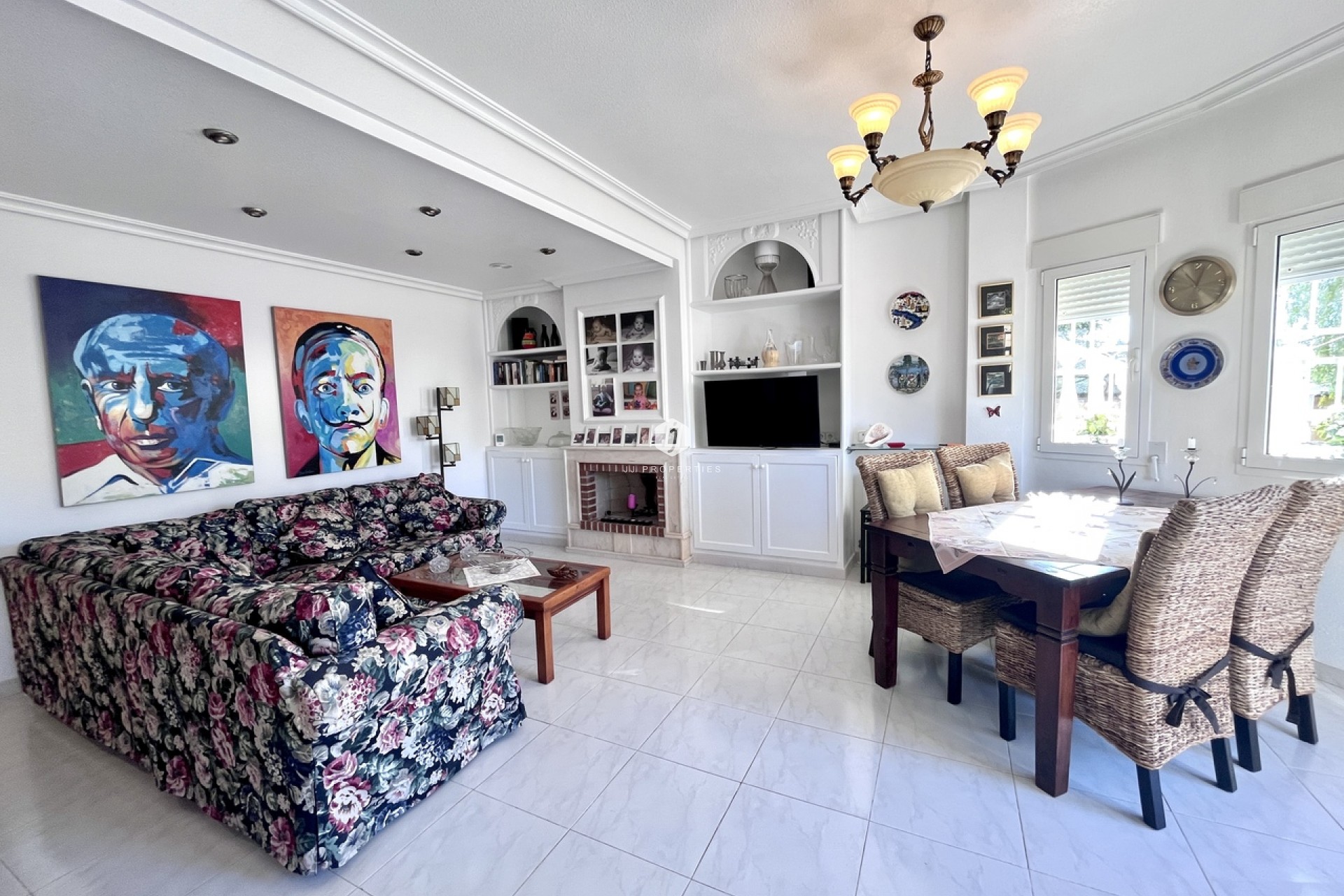 Resale - Villa -
La Zenia - Costa Blanca