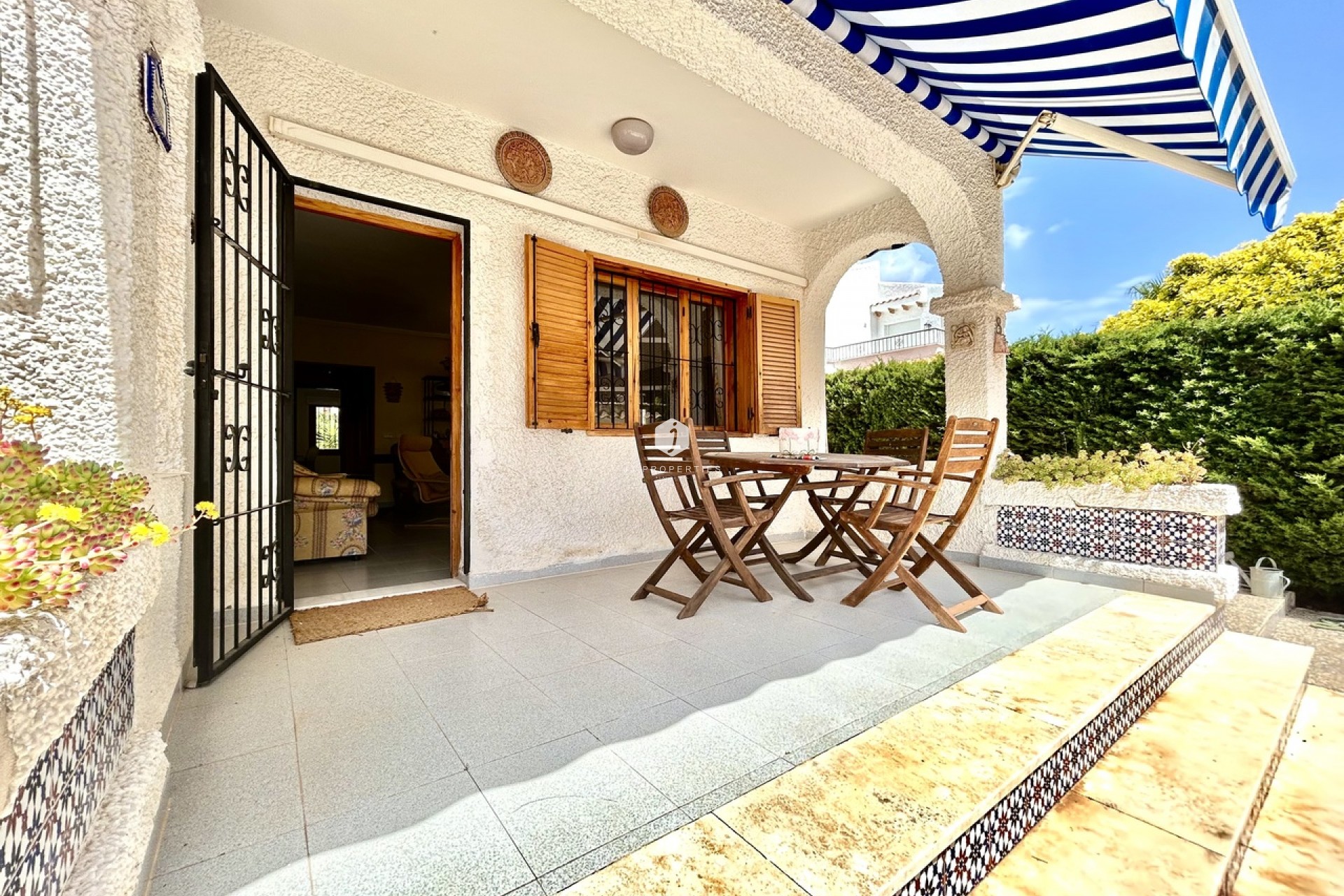 Resale - Villa -
La Zenia - Costa Blanca