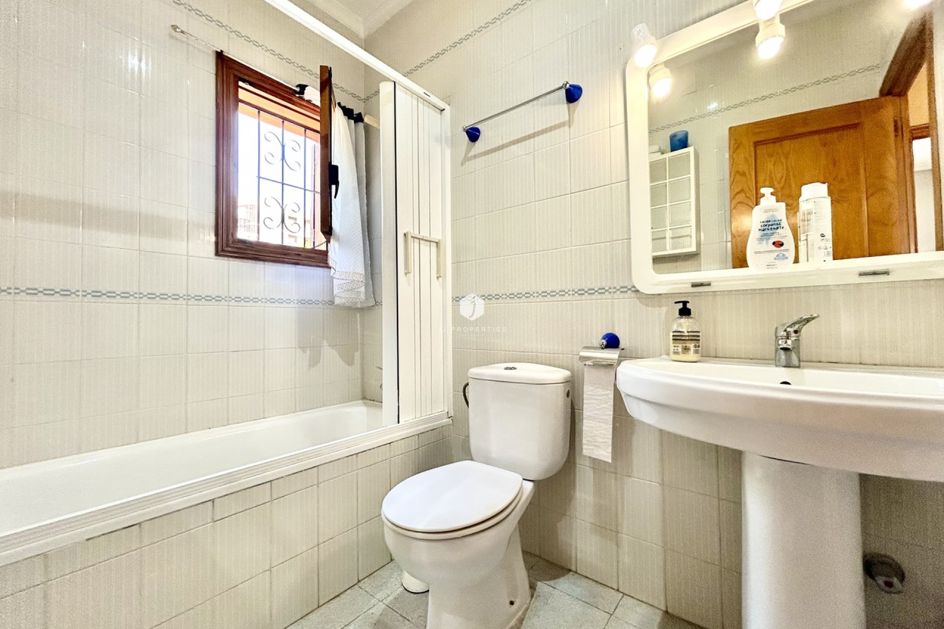 Resale - Villa -
La Zenia - Costa Blanca