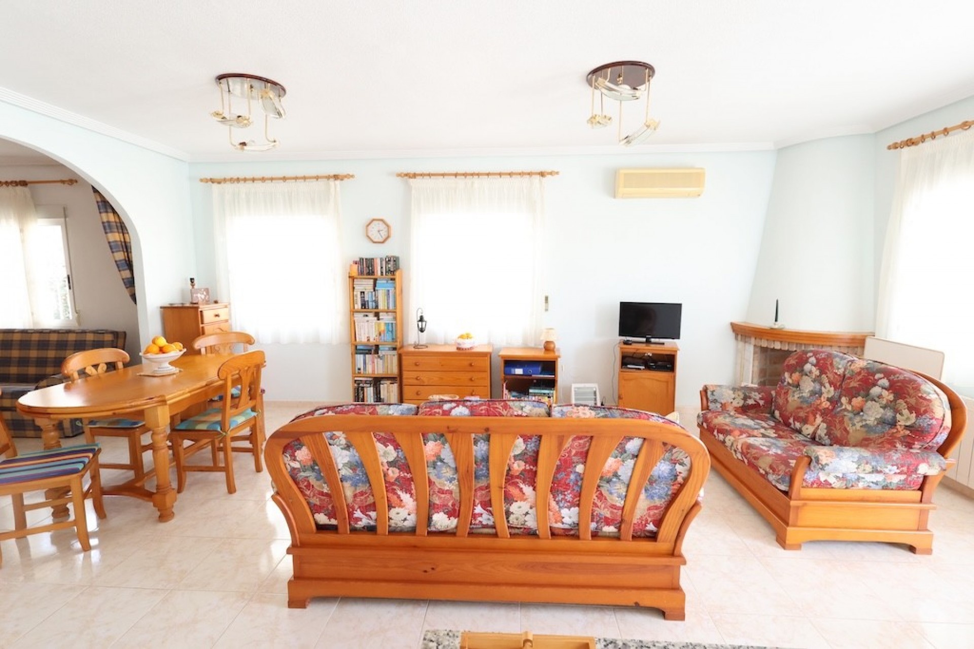 Resale - Villa -
Los Balcones - Costa Blanca