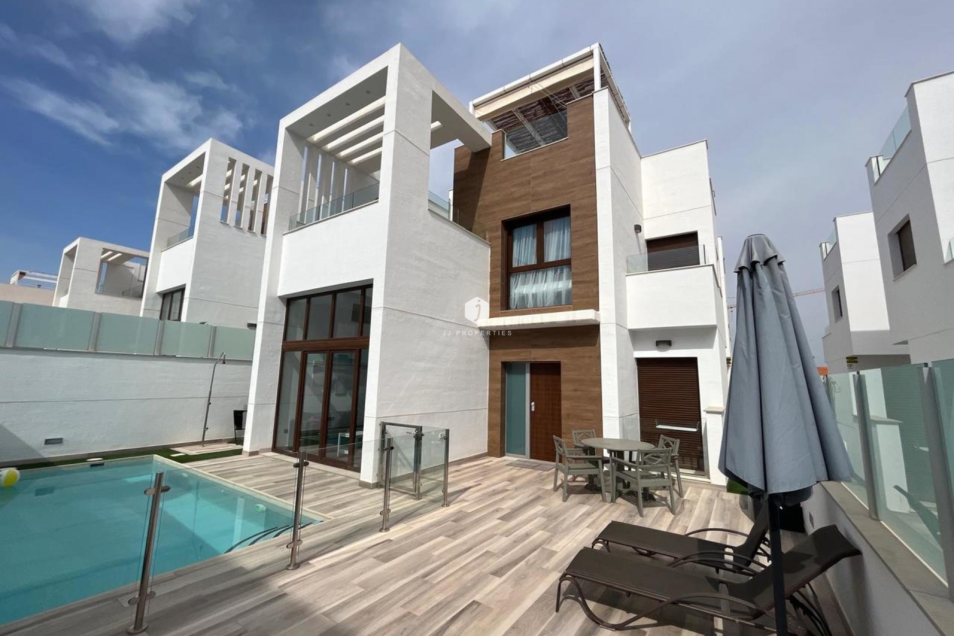 Resale - Villa -
Los Balcones - Costa Blanca