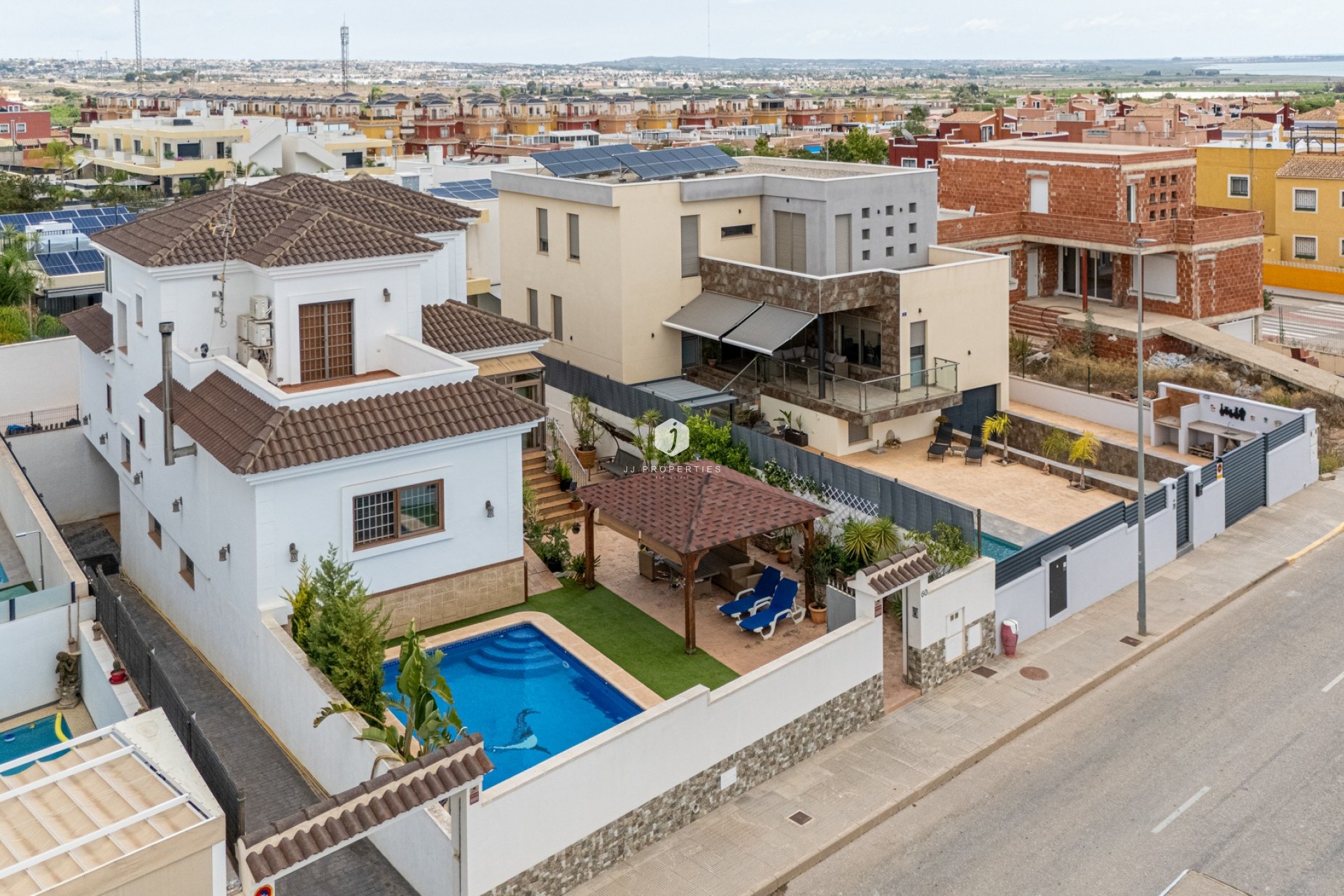 Resale - Villa -
Los Montesinos - Costa Blanca