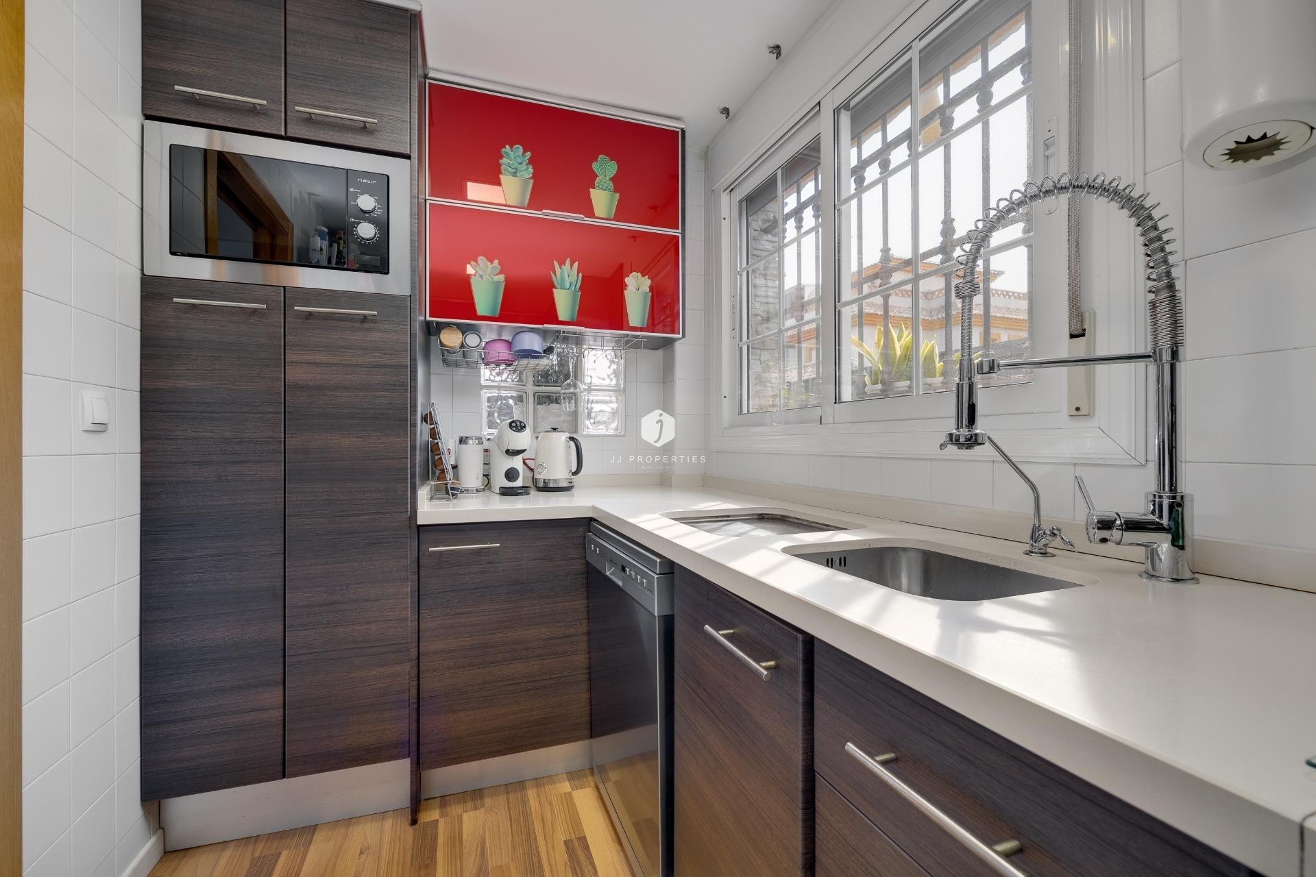 Resale - Villa -
Los Montesinos - La herrada