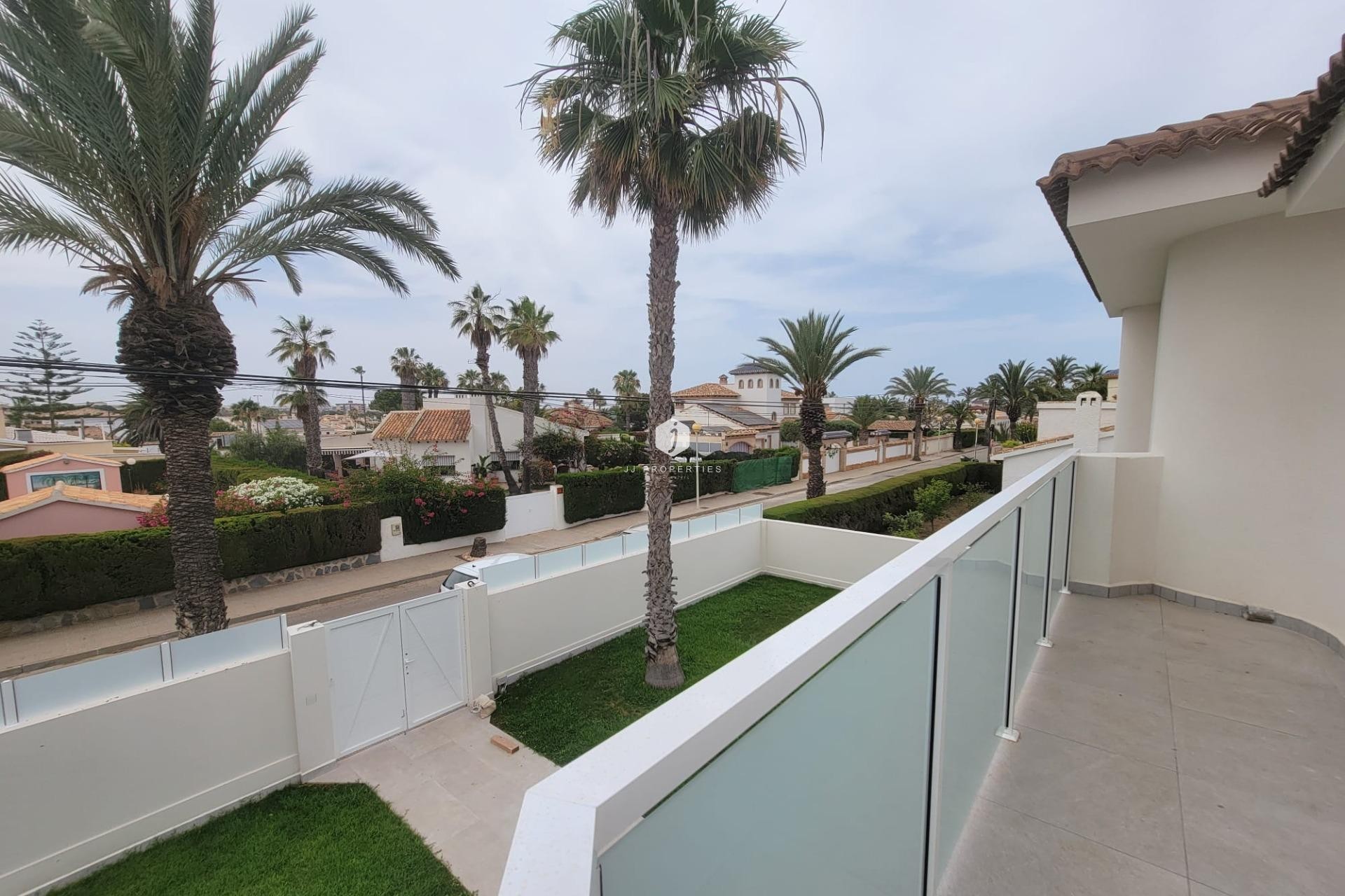Resale - Villa -
Orihuela Costa - Cabo Roig