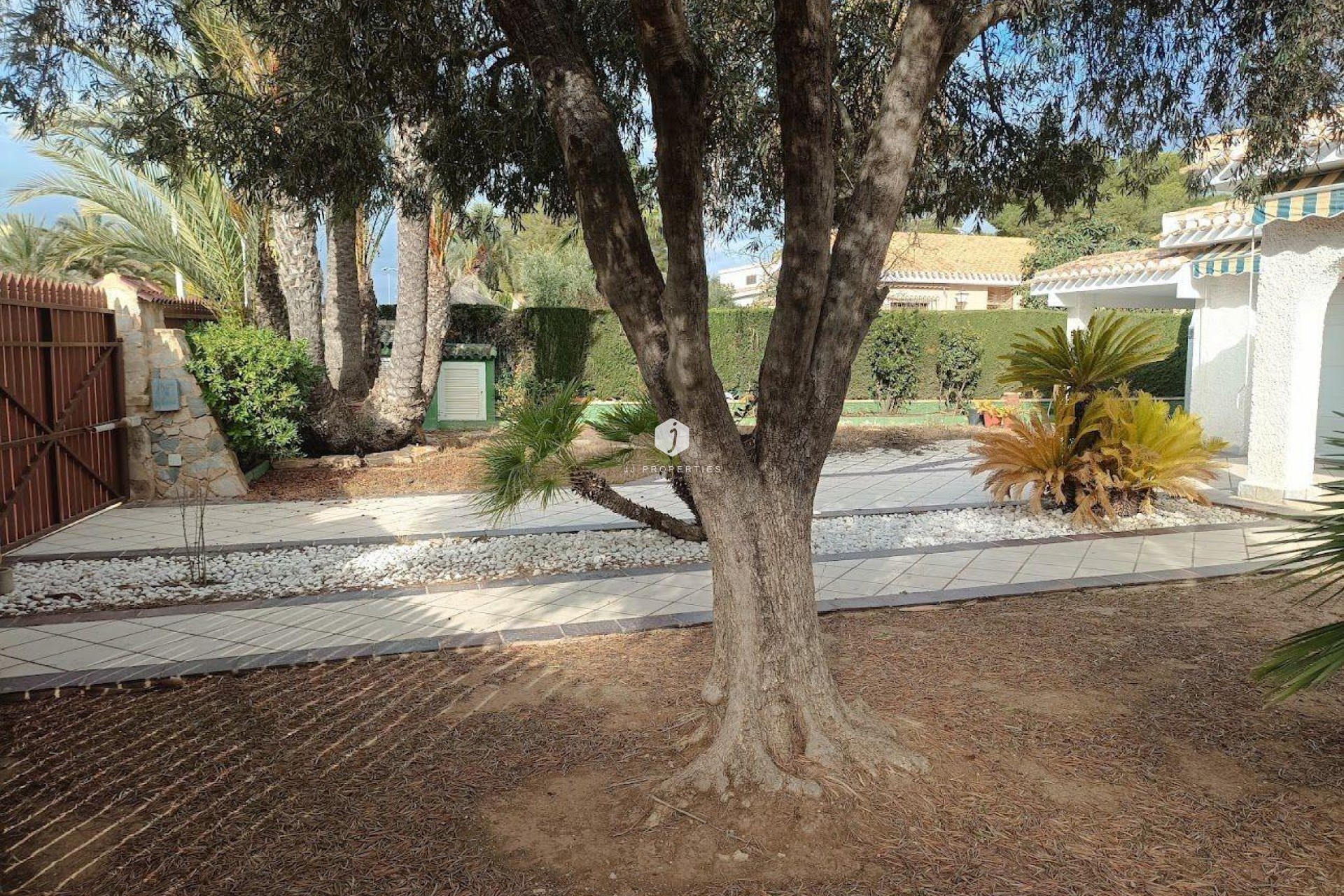 Resale - Villa -
Orihuela Costa - Campoamor