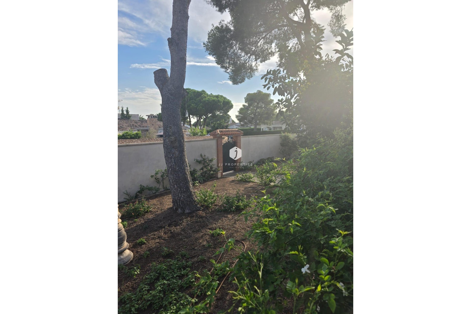 Resale - Villa -
Orihuela Costa - Campoamor