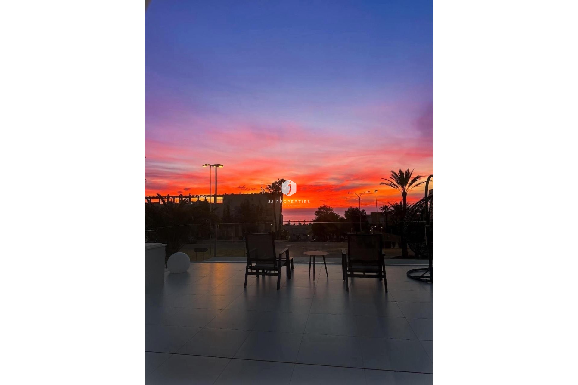 Resale - Villa -
Orihuela Costa - Campoamor