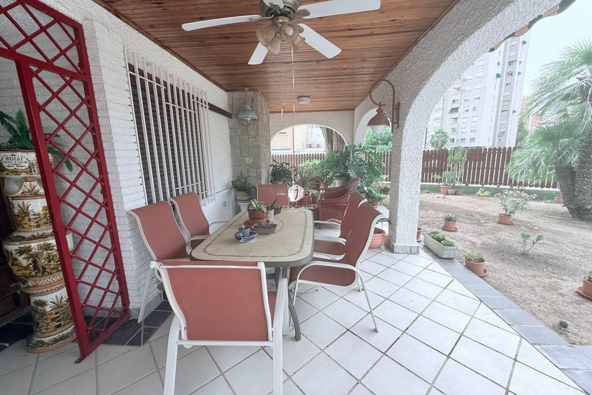 Resale - Villa -
Orihuela Costa - Campoamor