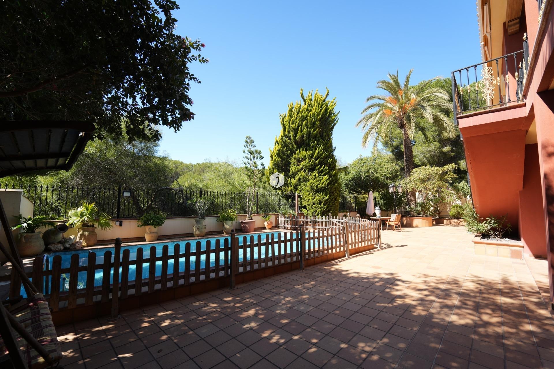 Resale - Villa -
Orihuela Costa - Campoamor