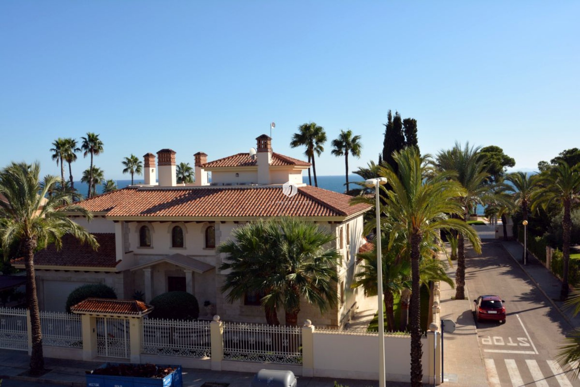 Resale - Villa -
Orihuela Costa - Costa Blanca