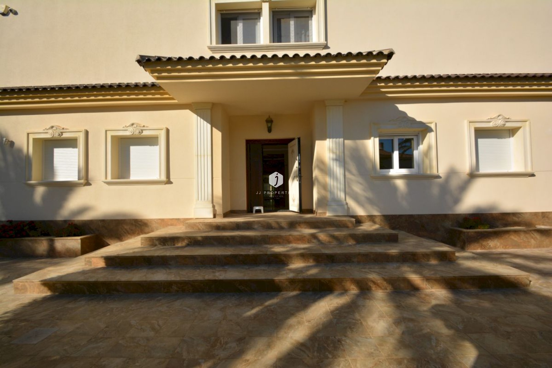 Resale - Villa -
Orihuela Costa - Costa Blanca