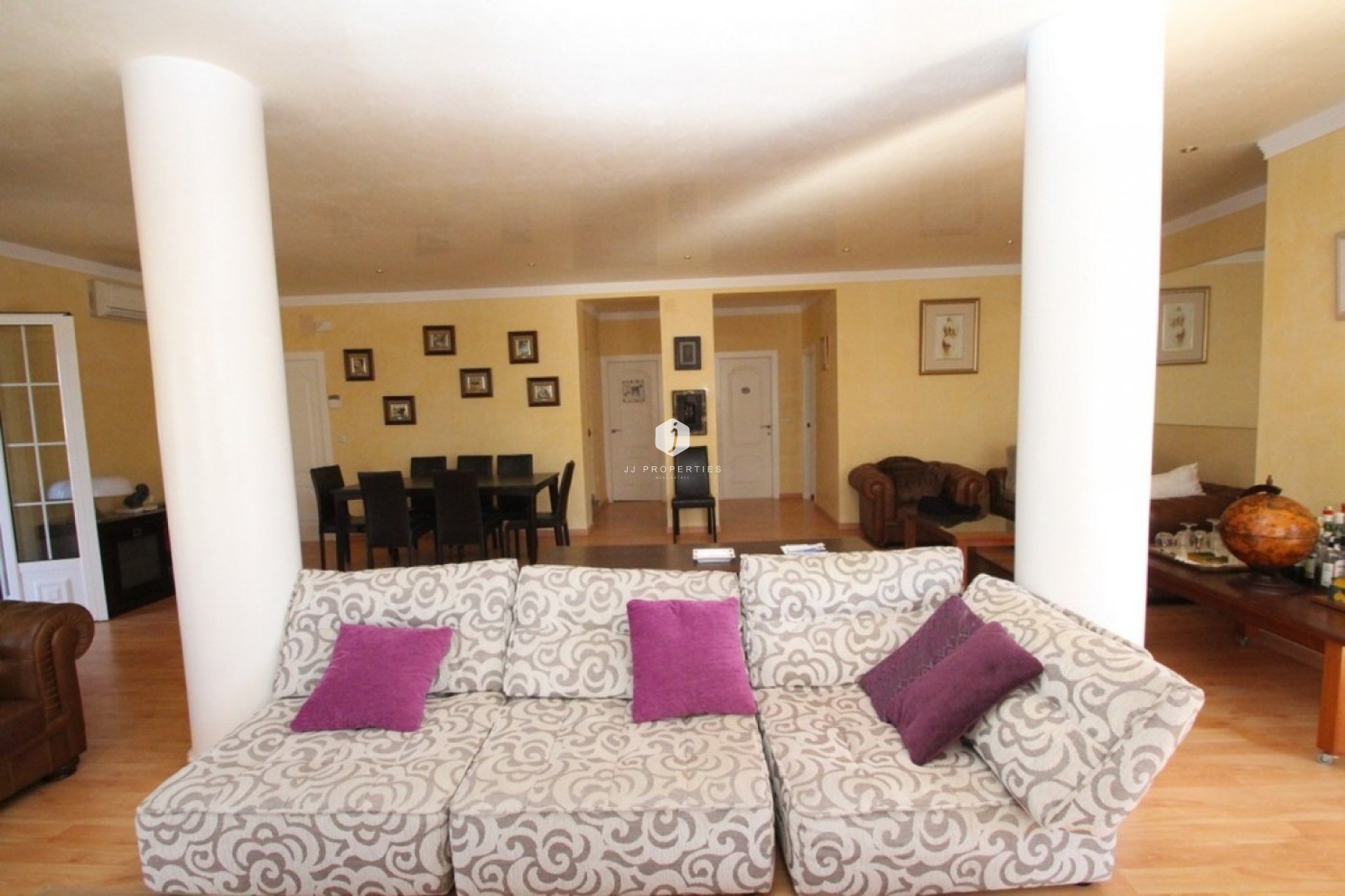 Resale - Villa -
Orihuela Costa - Costa Blanca