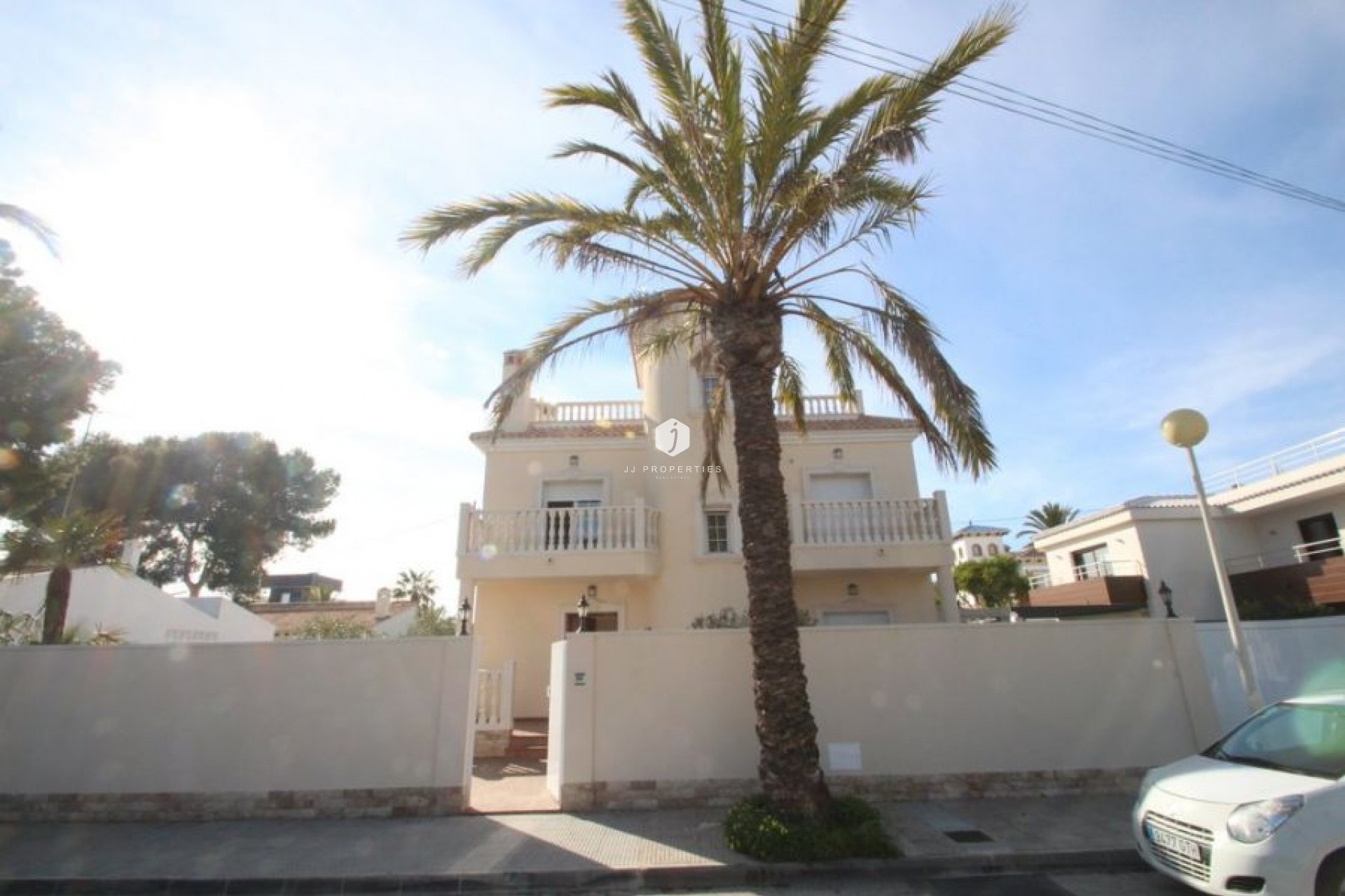 Resale - Villa -
Orihuela Costa - Costa Blanca
