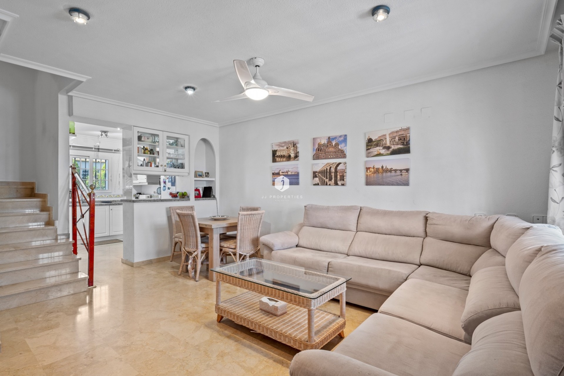 Resale - Villa -
Orihuela Costa - Costa Blanca