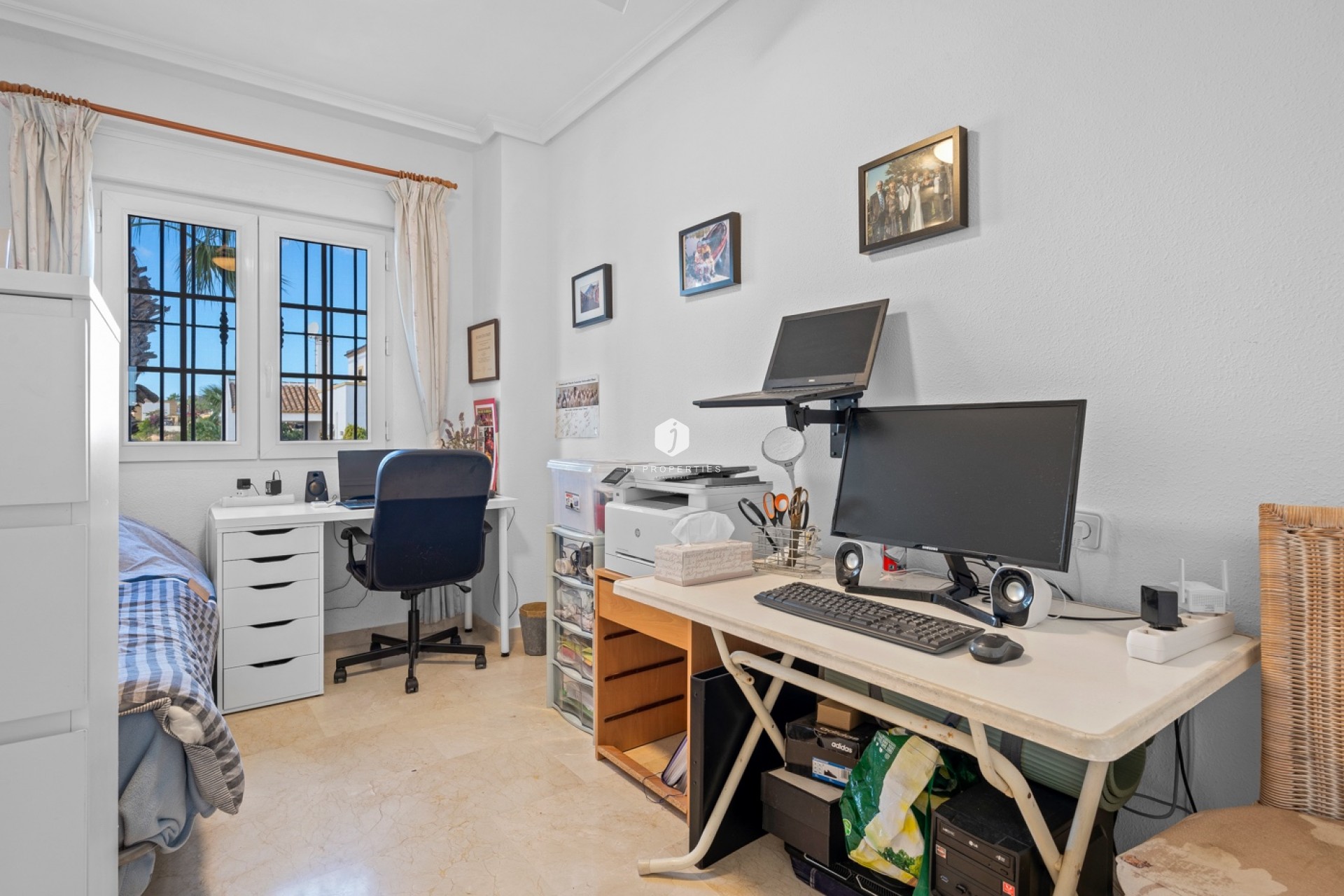 Resale - Villa -
Orihuela Costa - Costa Blanca